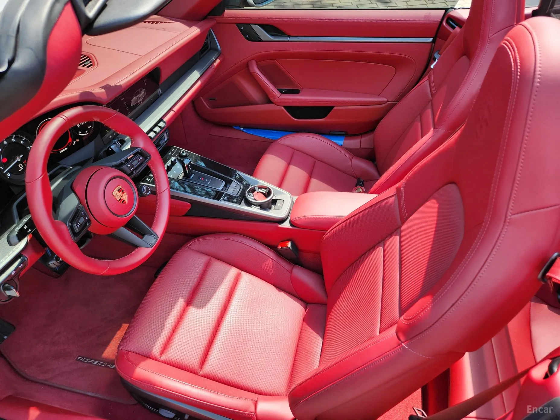 Porsche 911 (992) превью 7