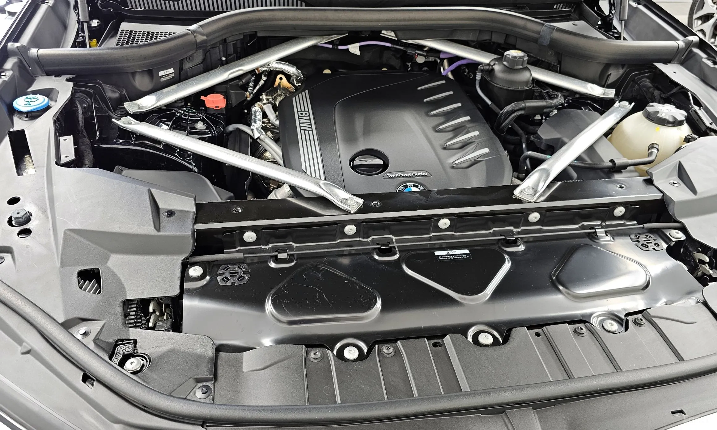 BMW X6 (G06) превью 6