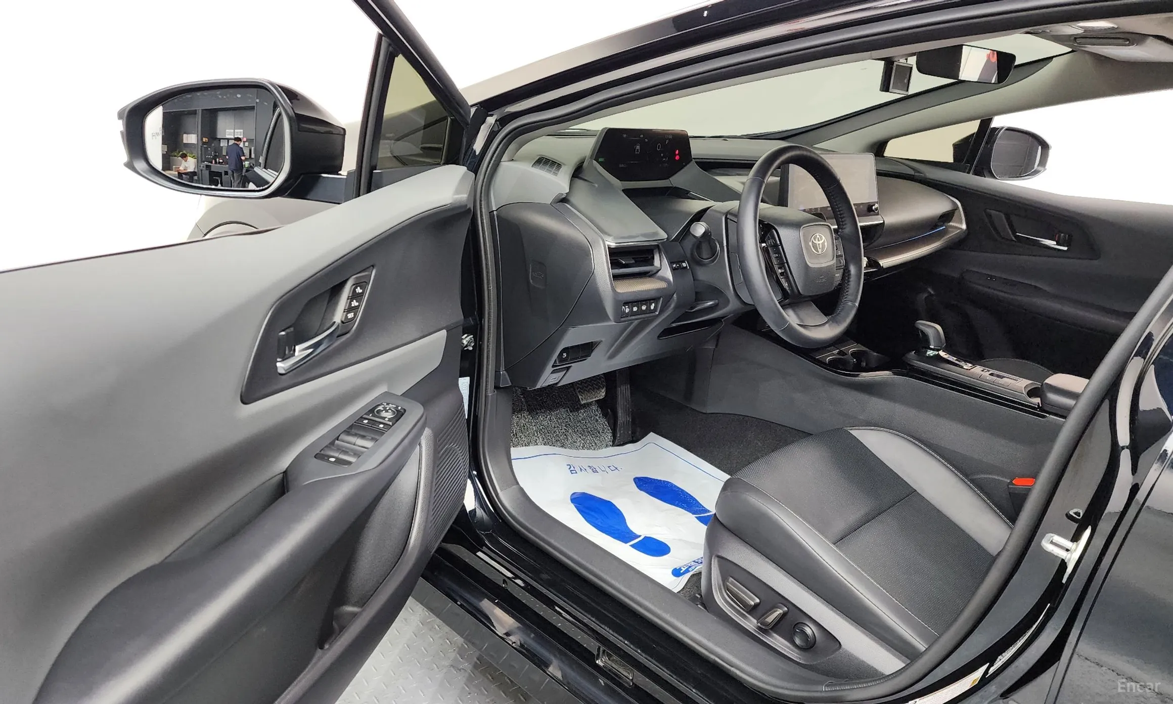 Toyota Prius 5th Generation превью 10