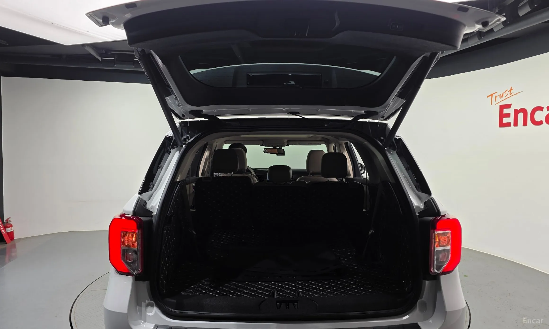 Ford Explorer 6th Generation превью 20