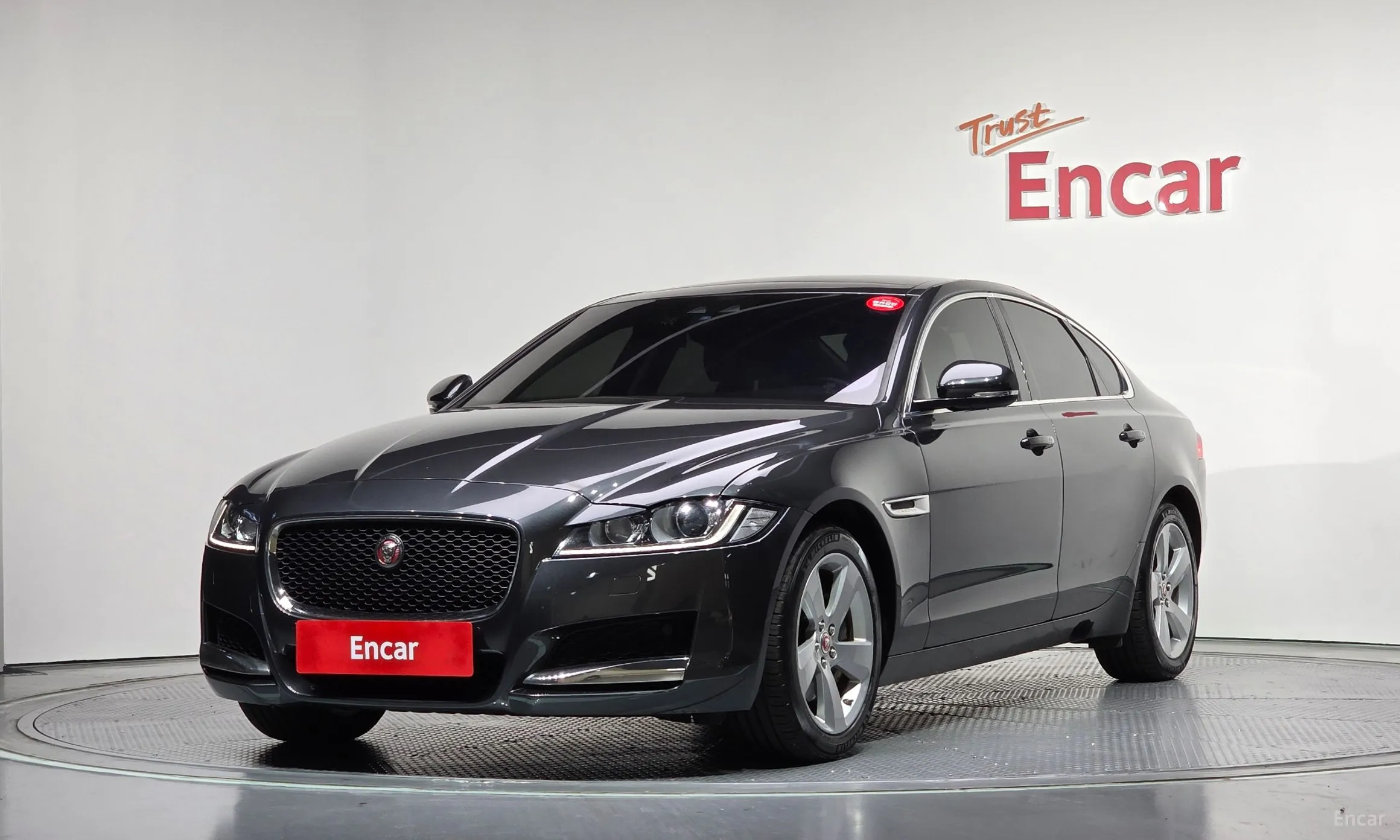 Jaguar XF (x260)