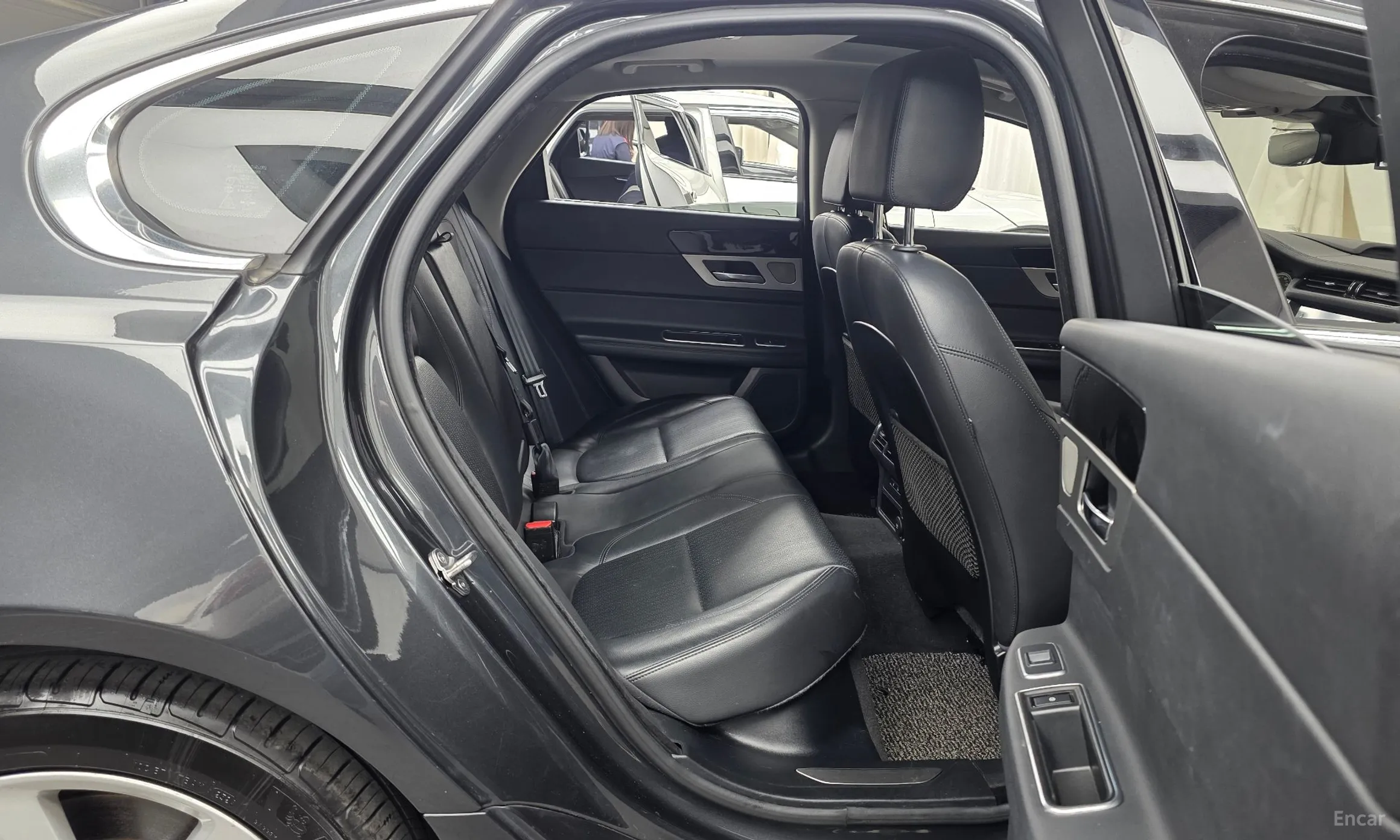 Jaguar XF (x260) превью 12