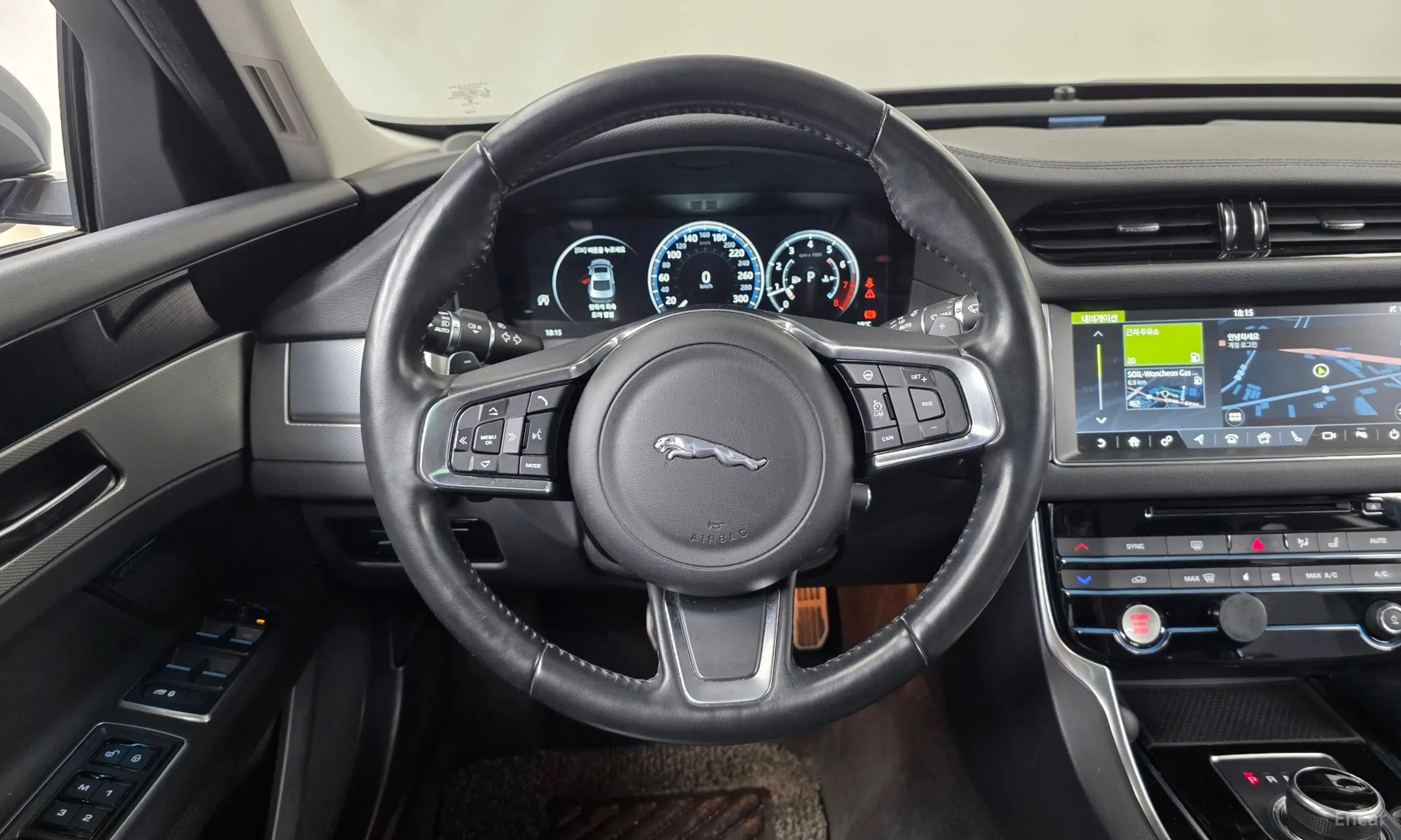 Jaguar XF (x260) превью 13