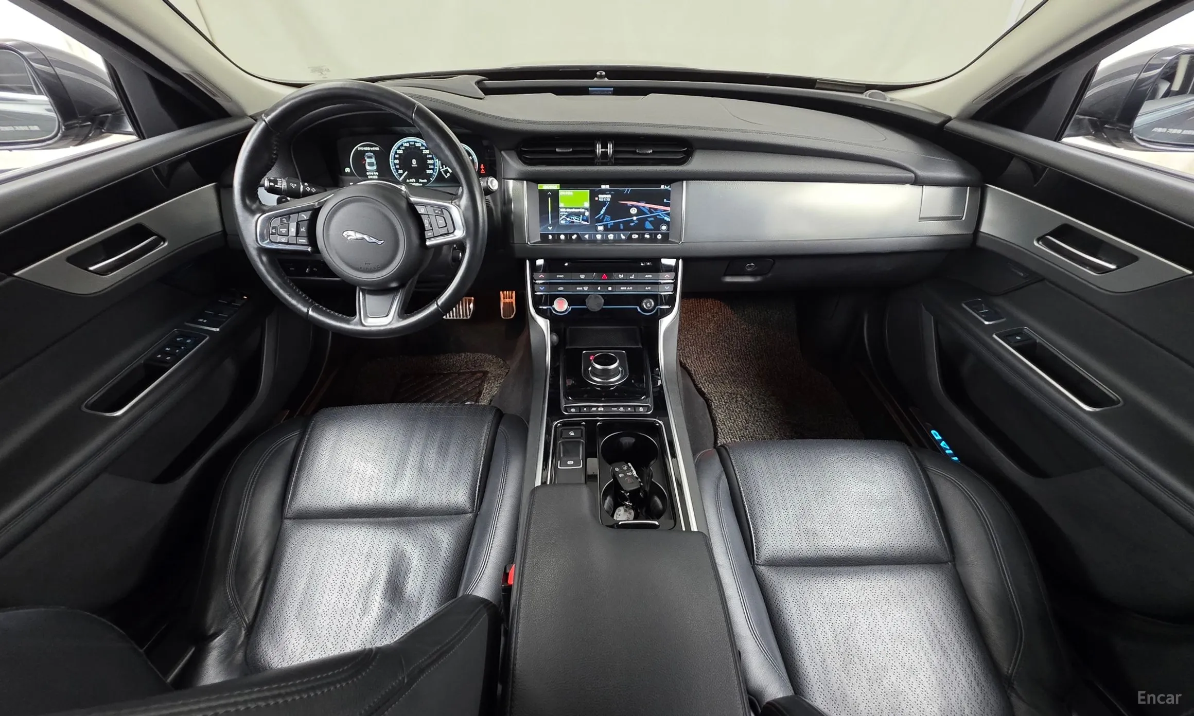 Jaguar XF (x260) превью 7