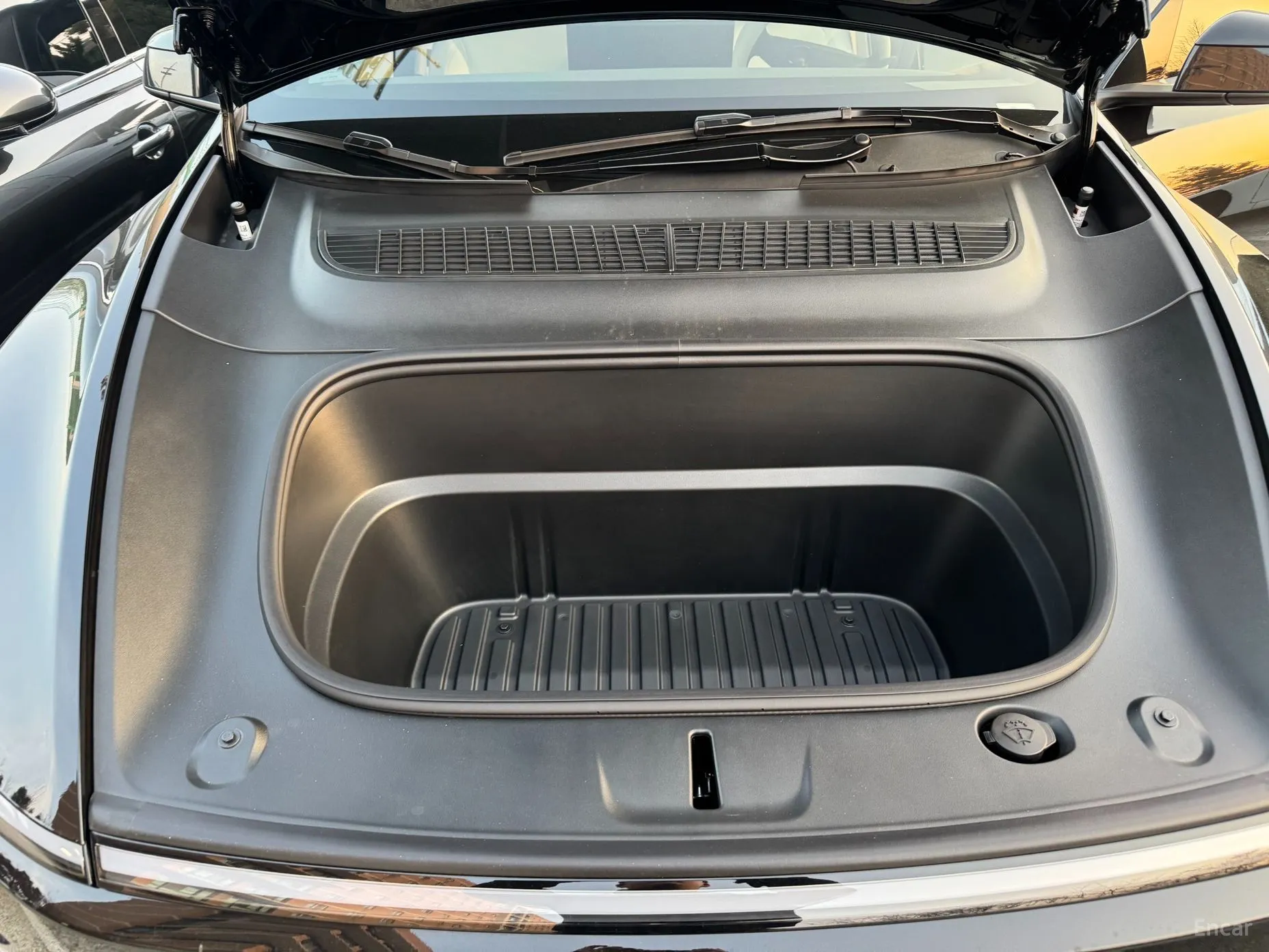 Tesla Model Y превью 16