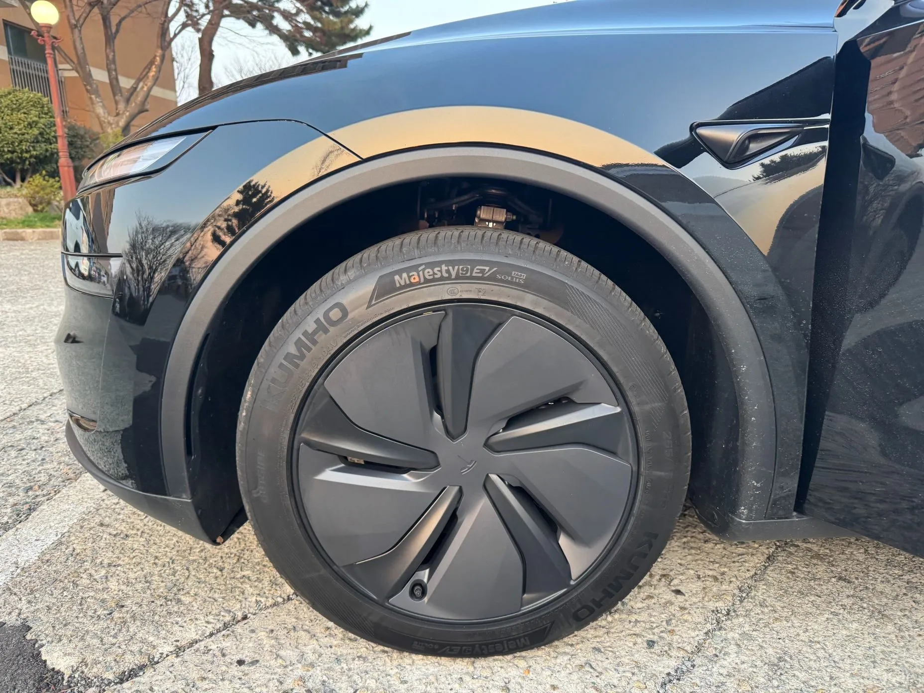 Tesla Model Y превью 17