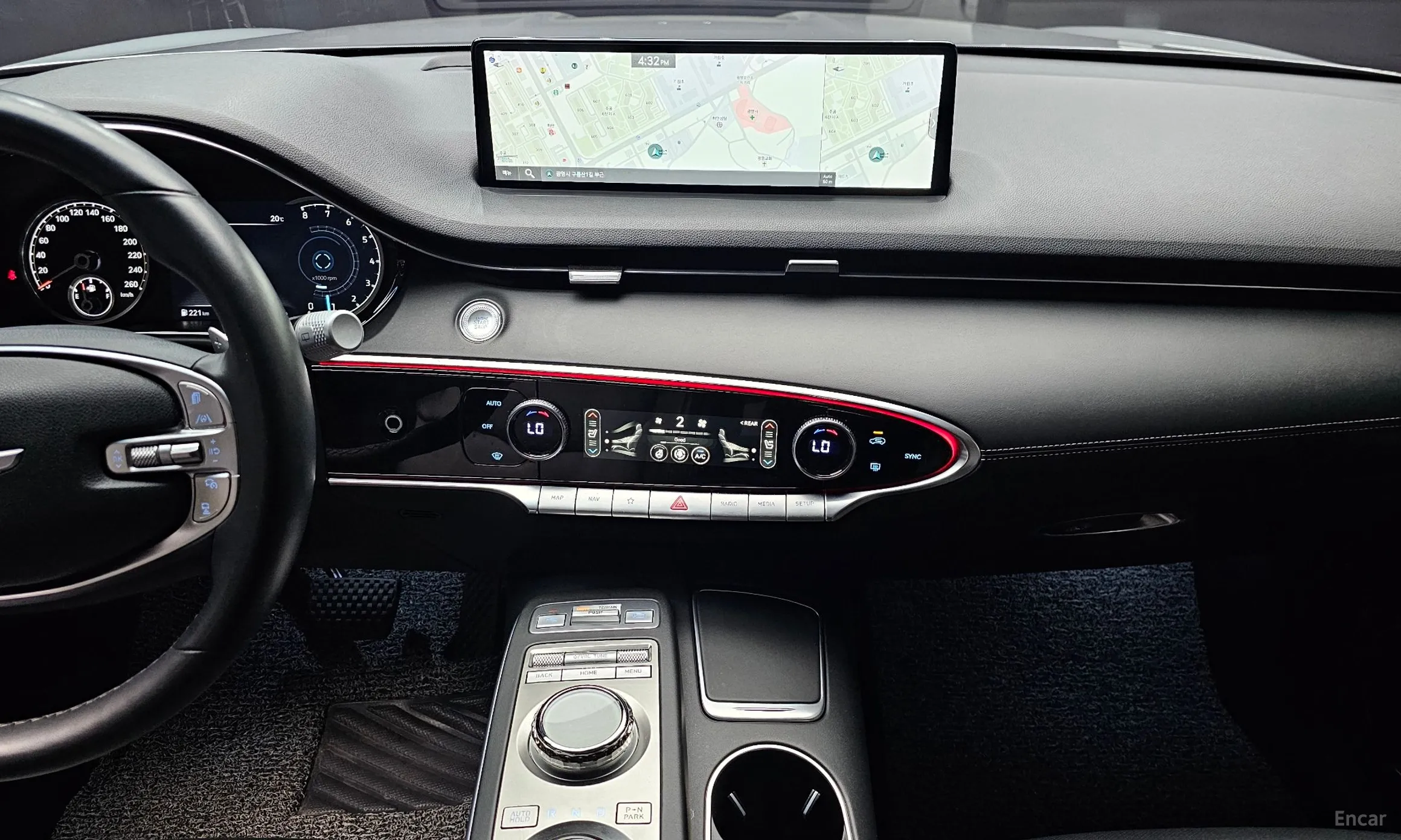 Genesis GV70 превью 13