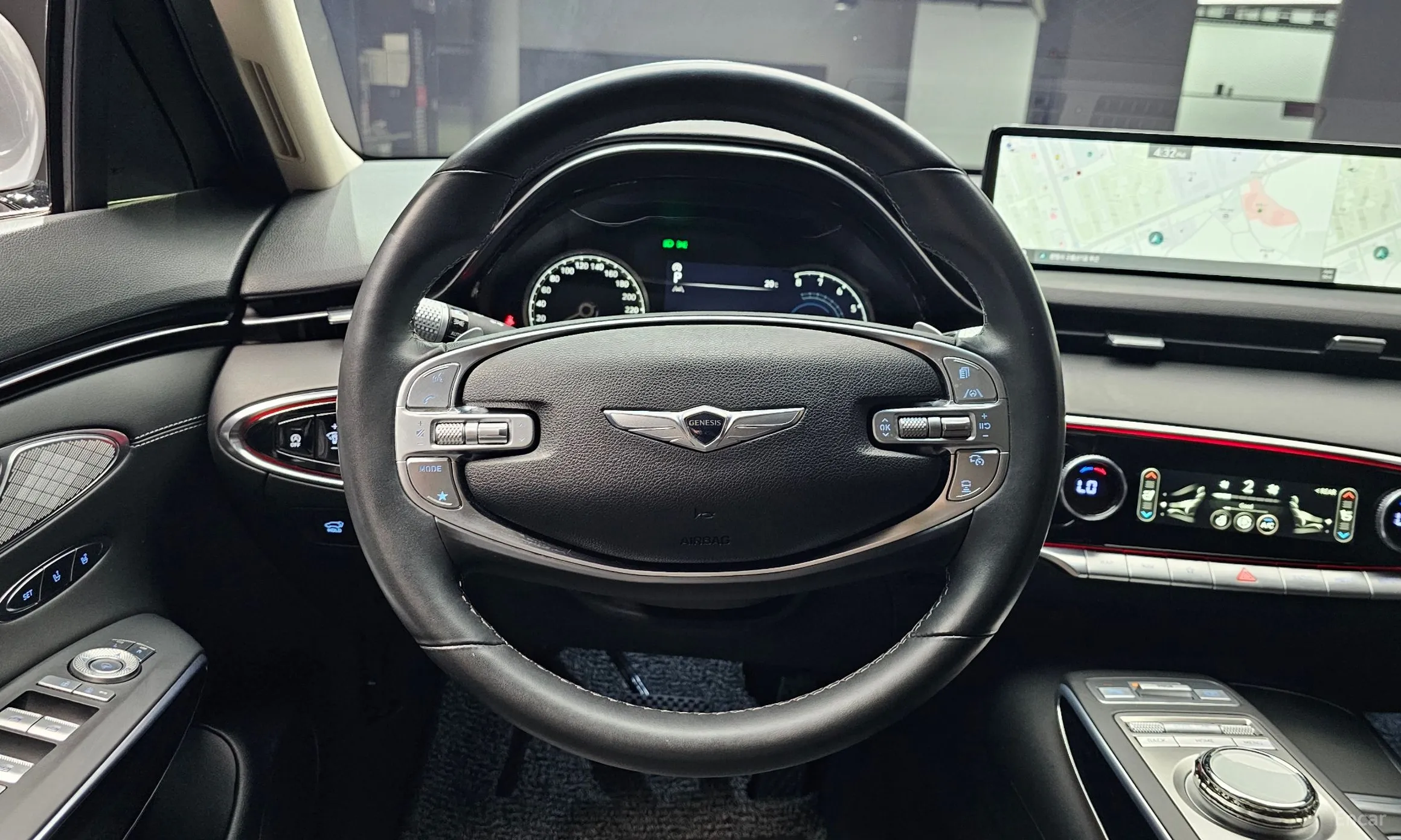 Genesis GV70 превью 14