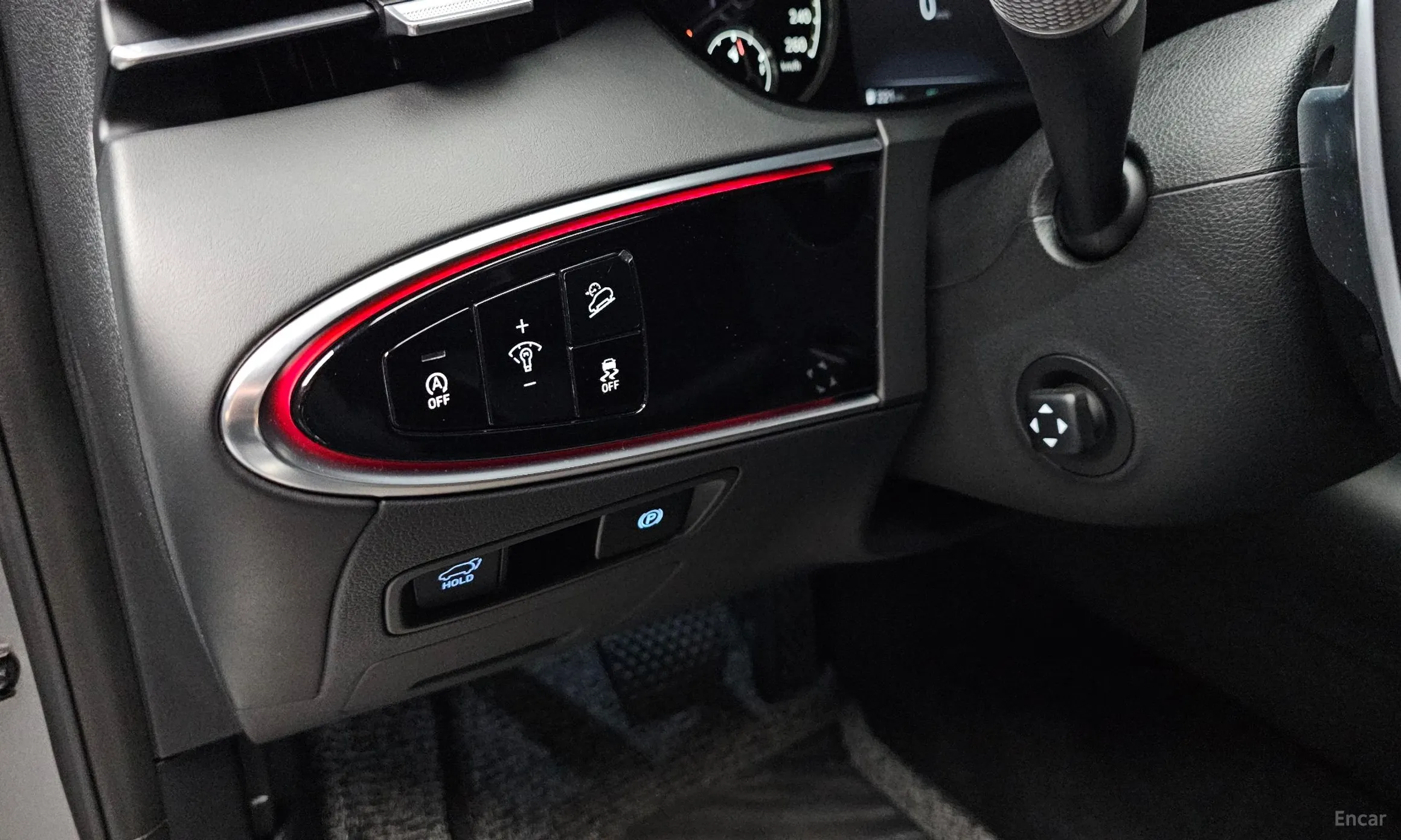 Genesis GV70 превью 19