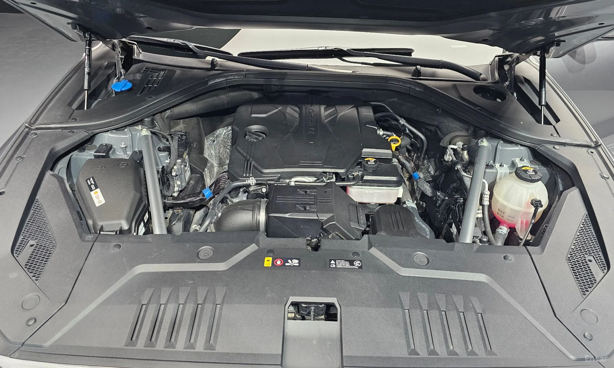 Genesis GV70 превью 6