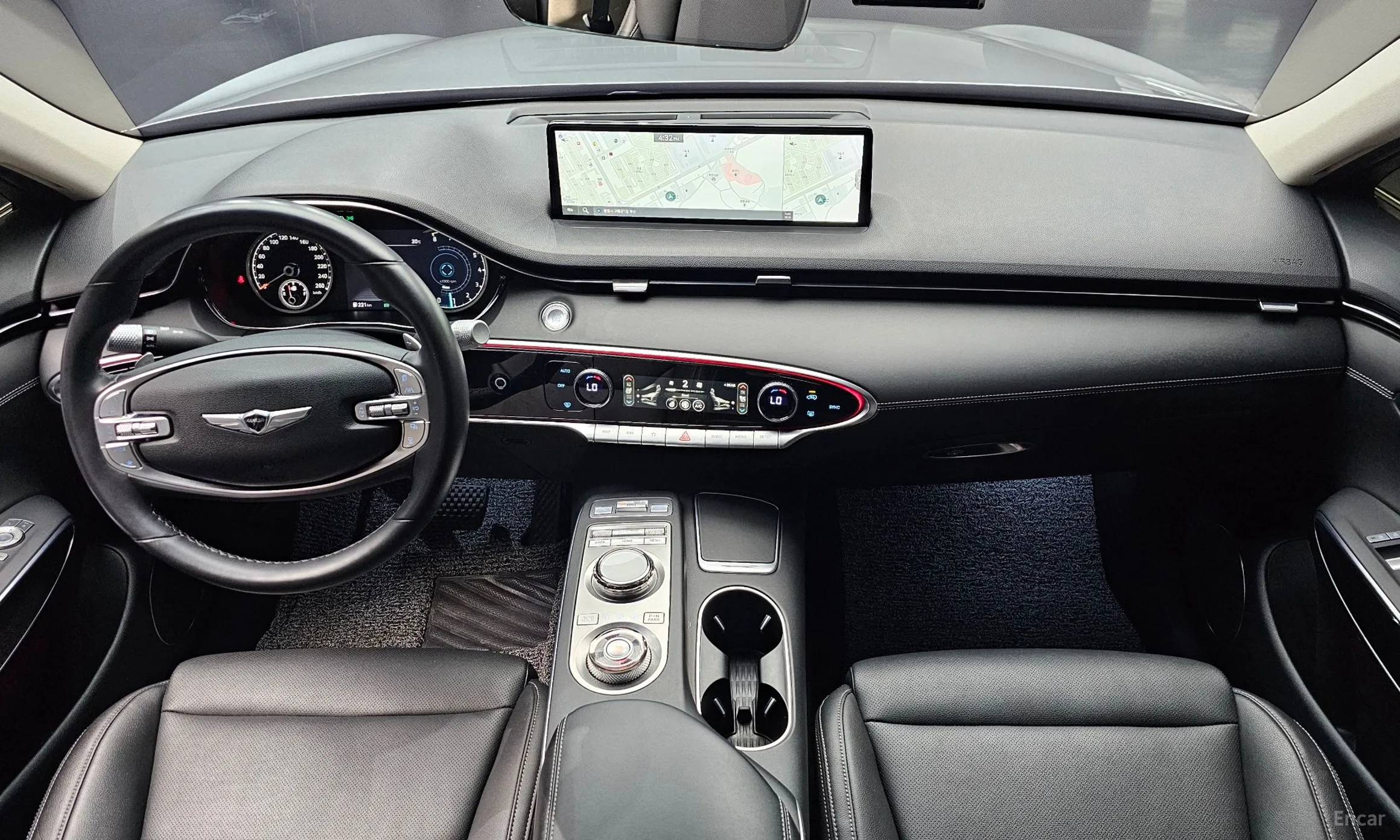 Genesis GV70 превью 7