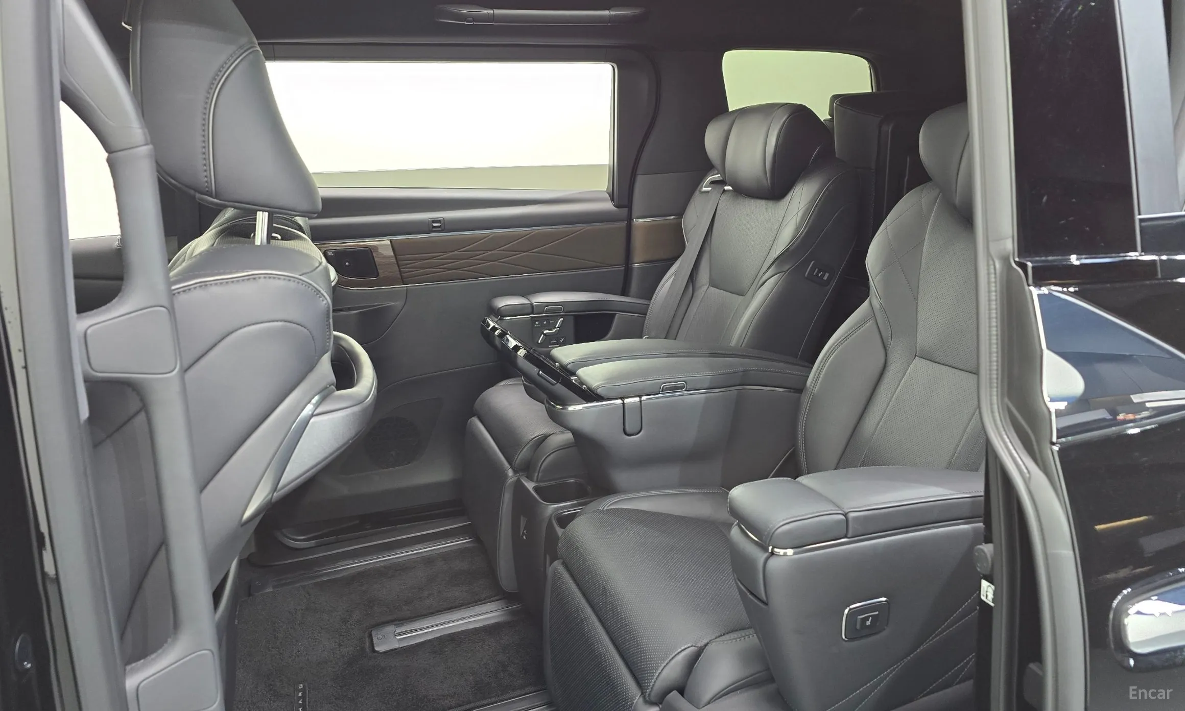 Toyota Alphard 4th Generation превью 11
