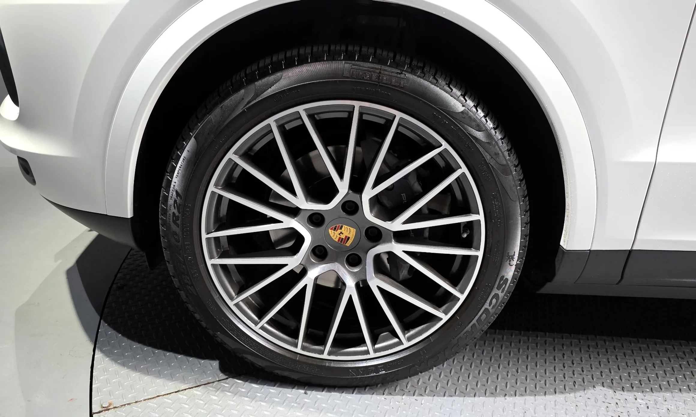 Porsche Cayenne (PO536) превью 5