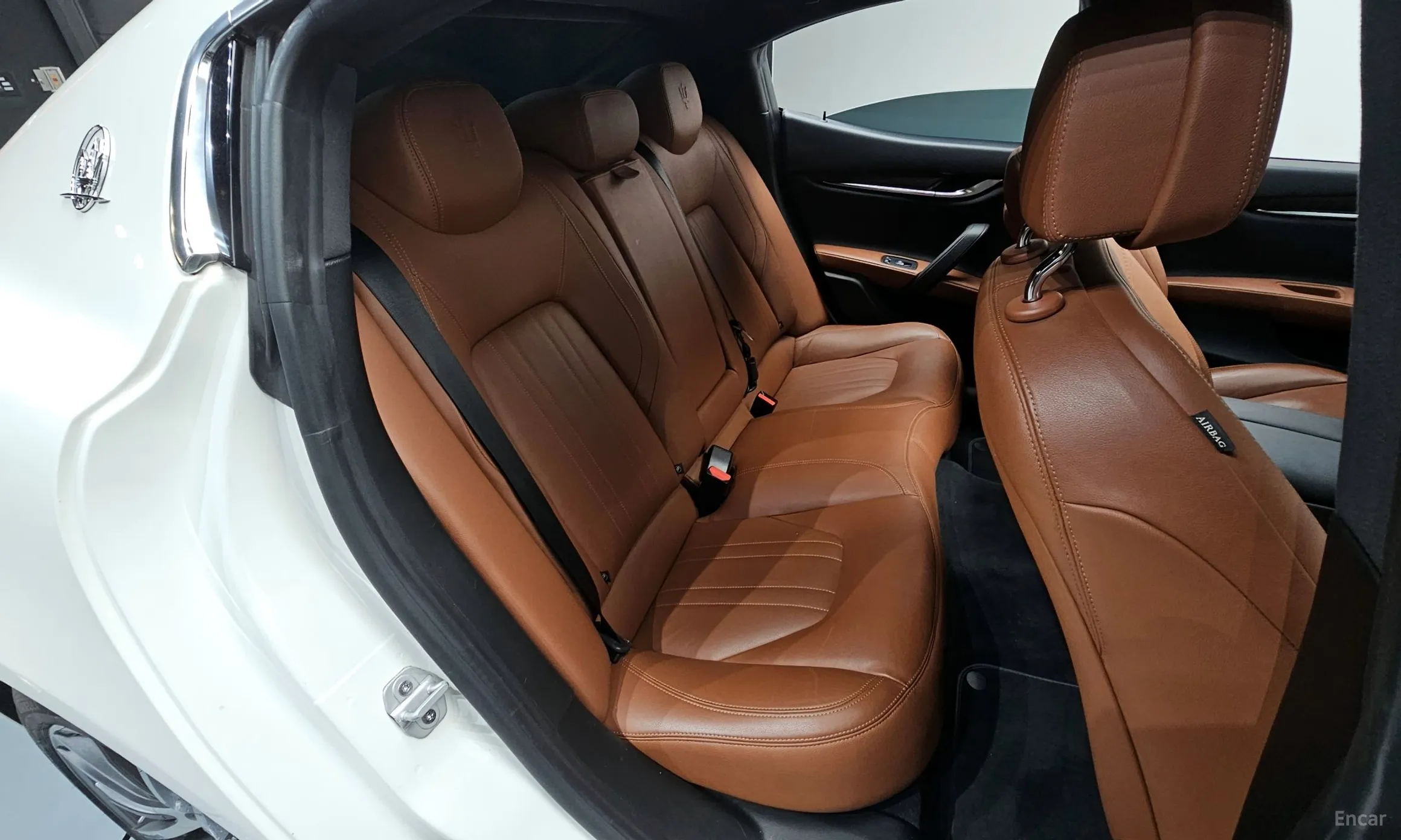 Maserati Ghibli превью 11