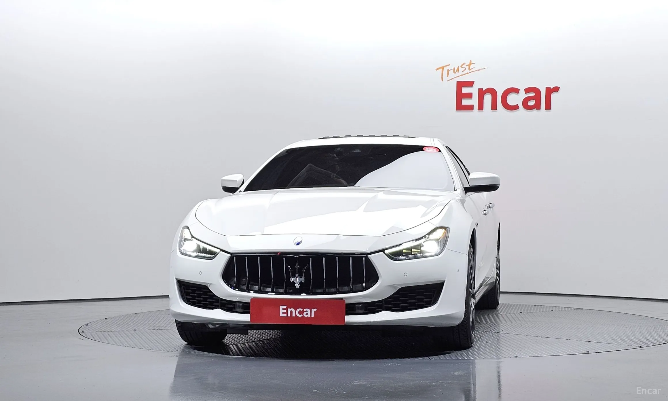 Maserati Ghibli превью 3