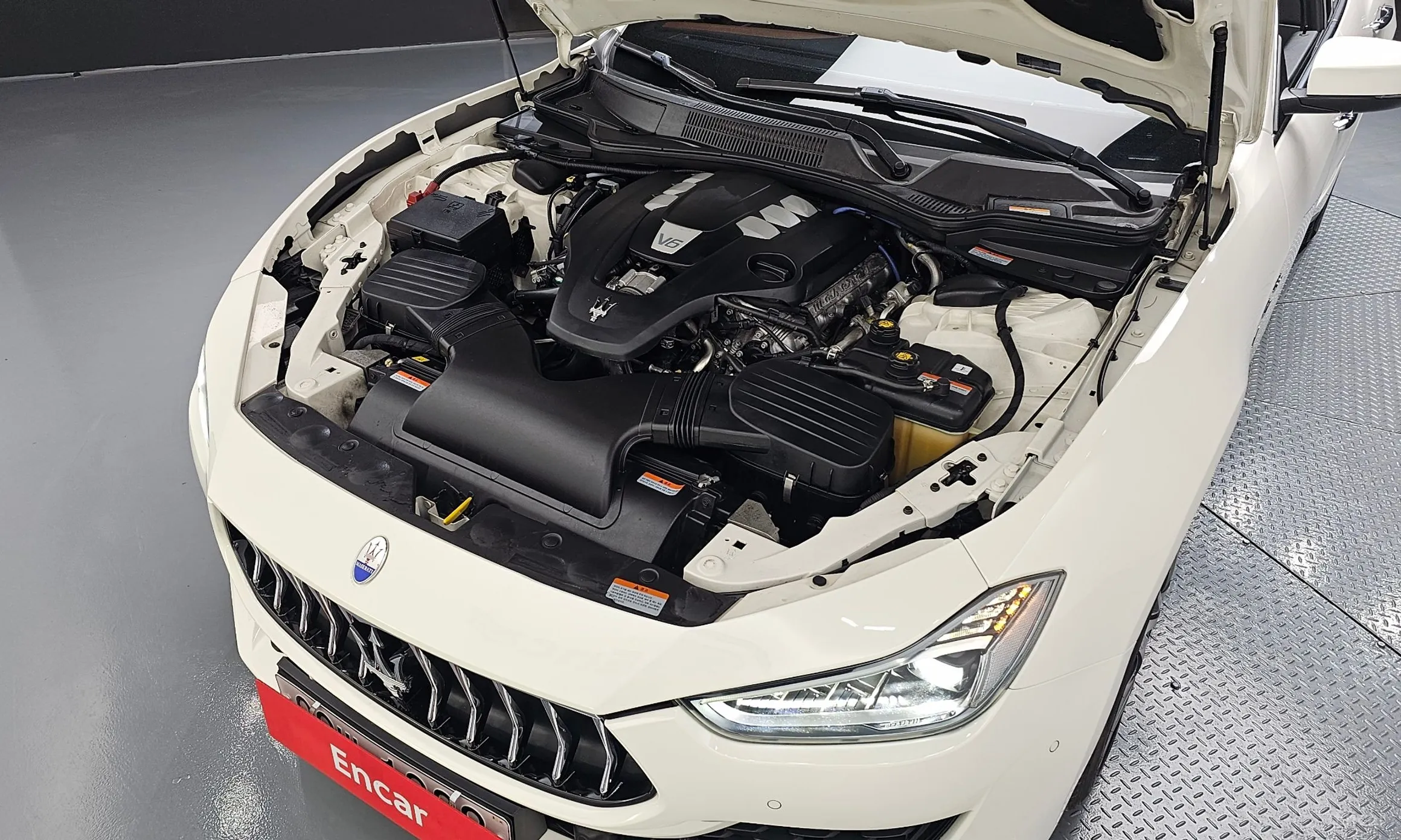 Maserati Ghibli превью 6