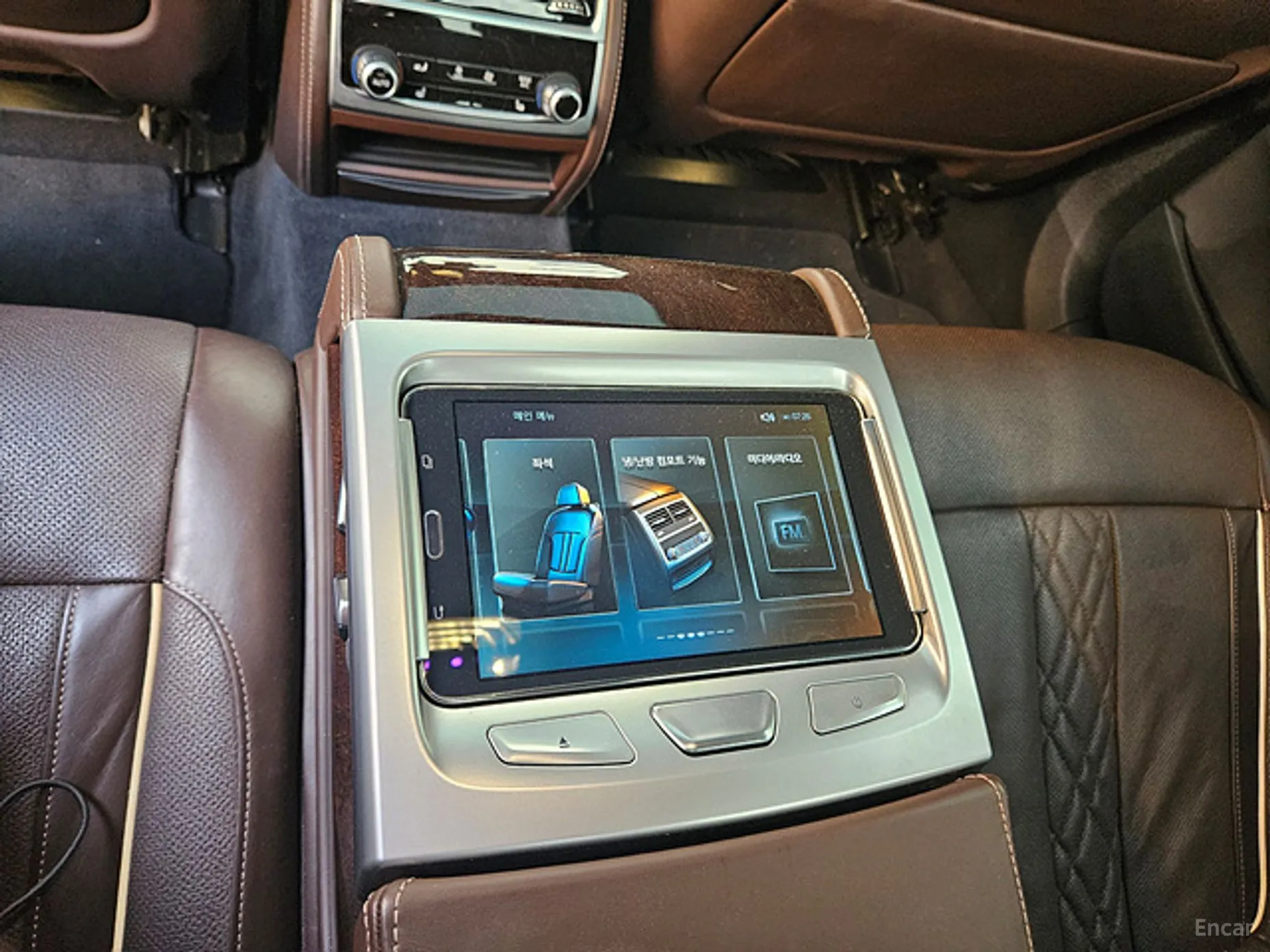 BMW 7 Series (G11) превью 10