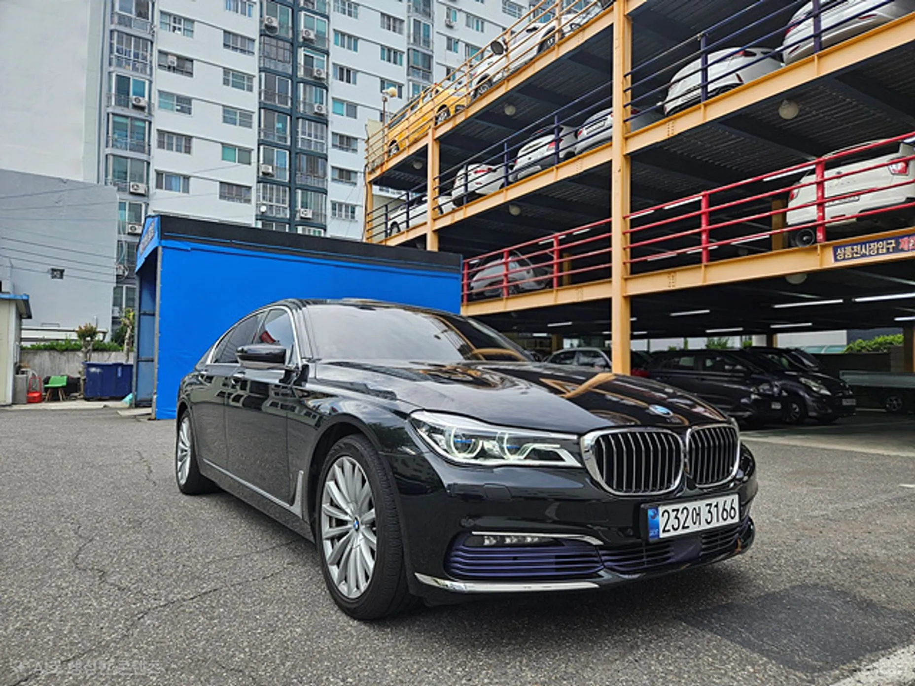 BMW 7 Series (G11) превью 4