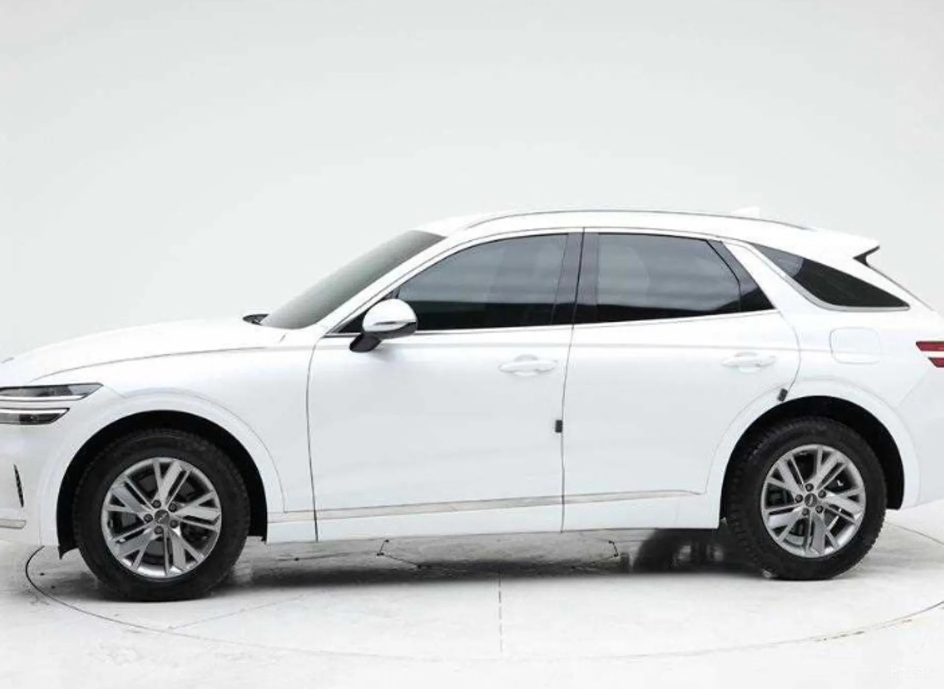 Genesis GV70 превью 3
