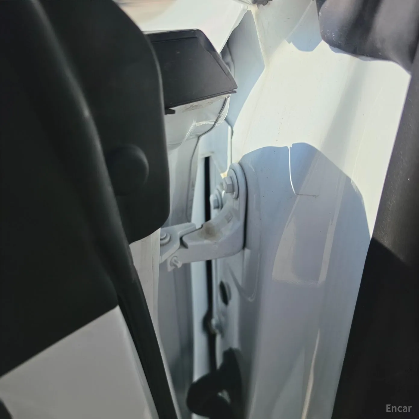Tesla Model Y превью 15
