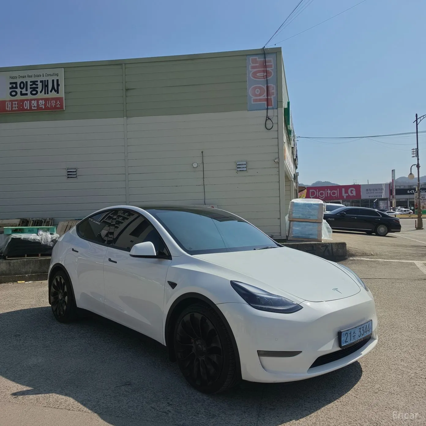 Tesla Model Y превью 6