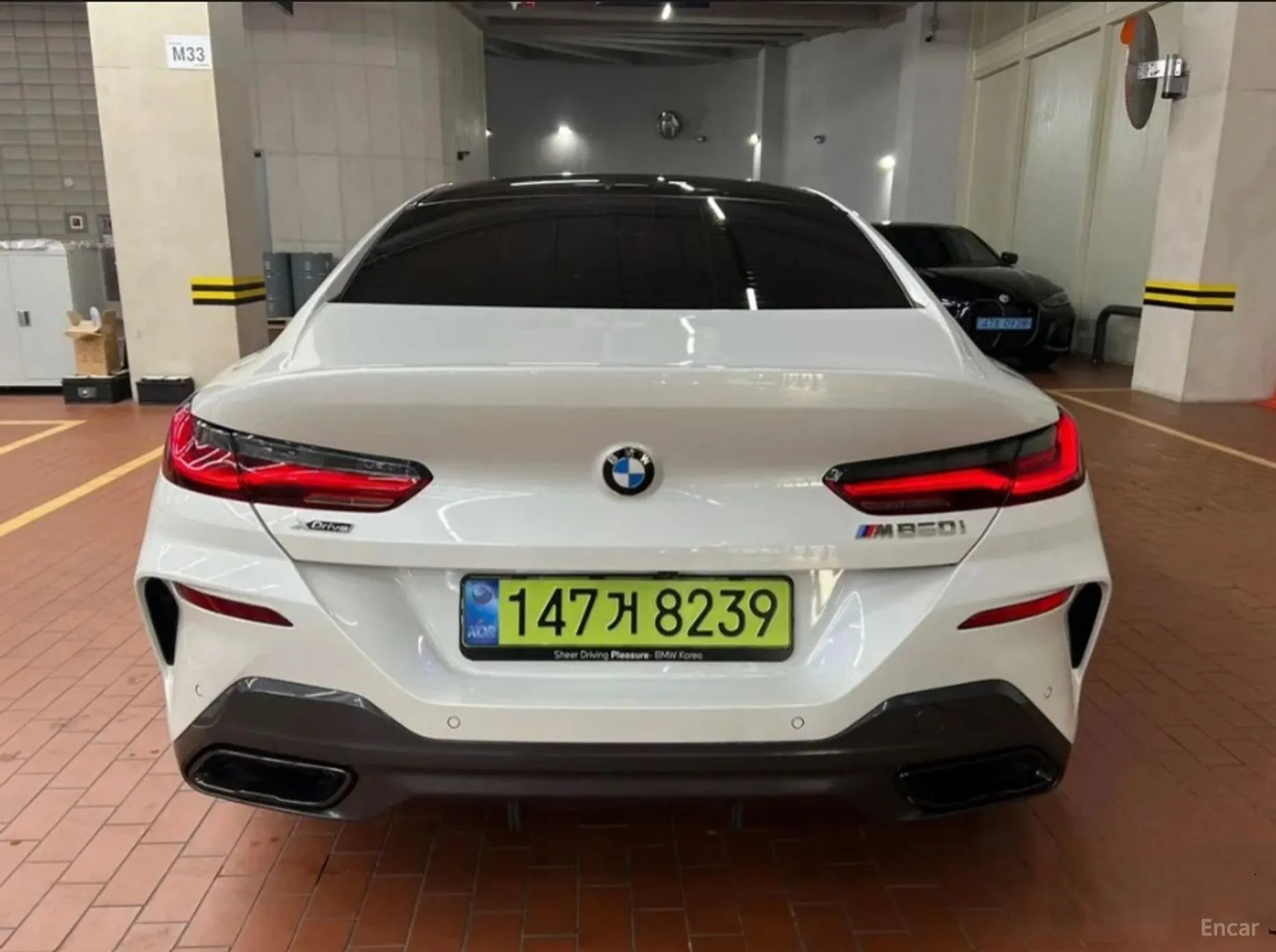 BMW 8-series (G15) превью 3