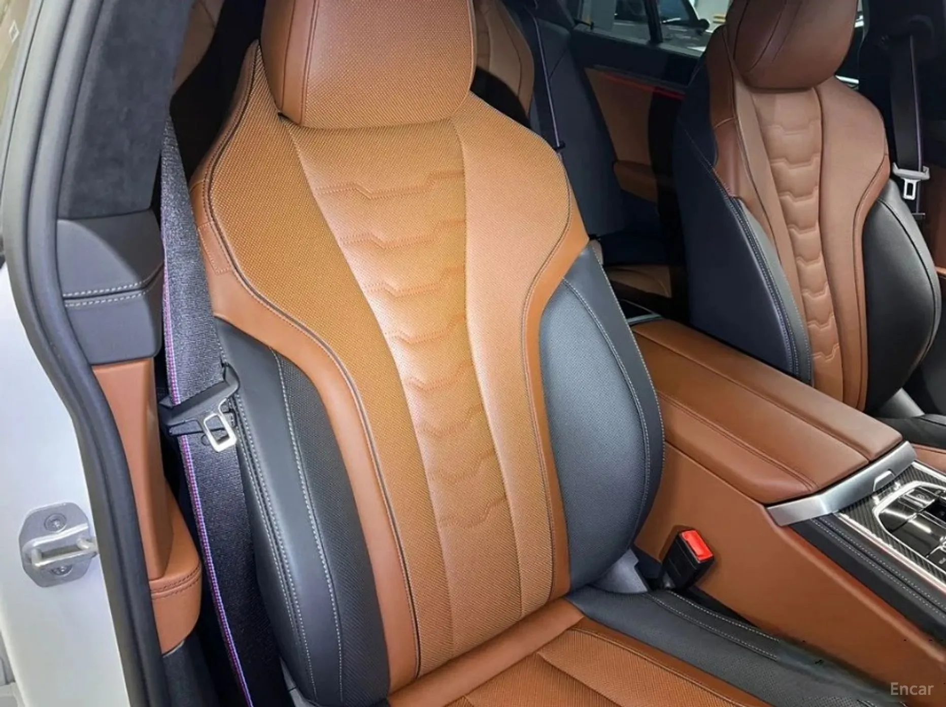 BMW 8-series (G15) превью 5