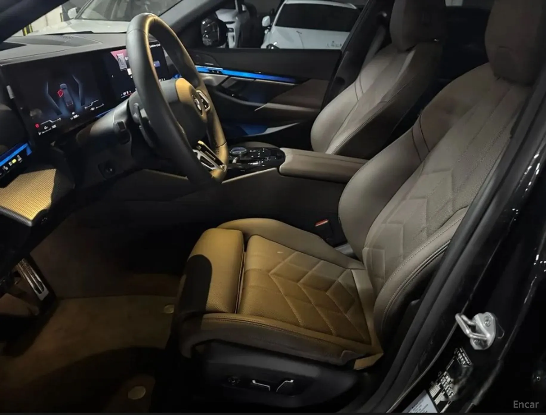 BMW 5 Series (G60) превью 10