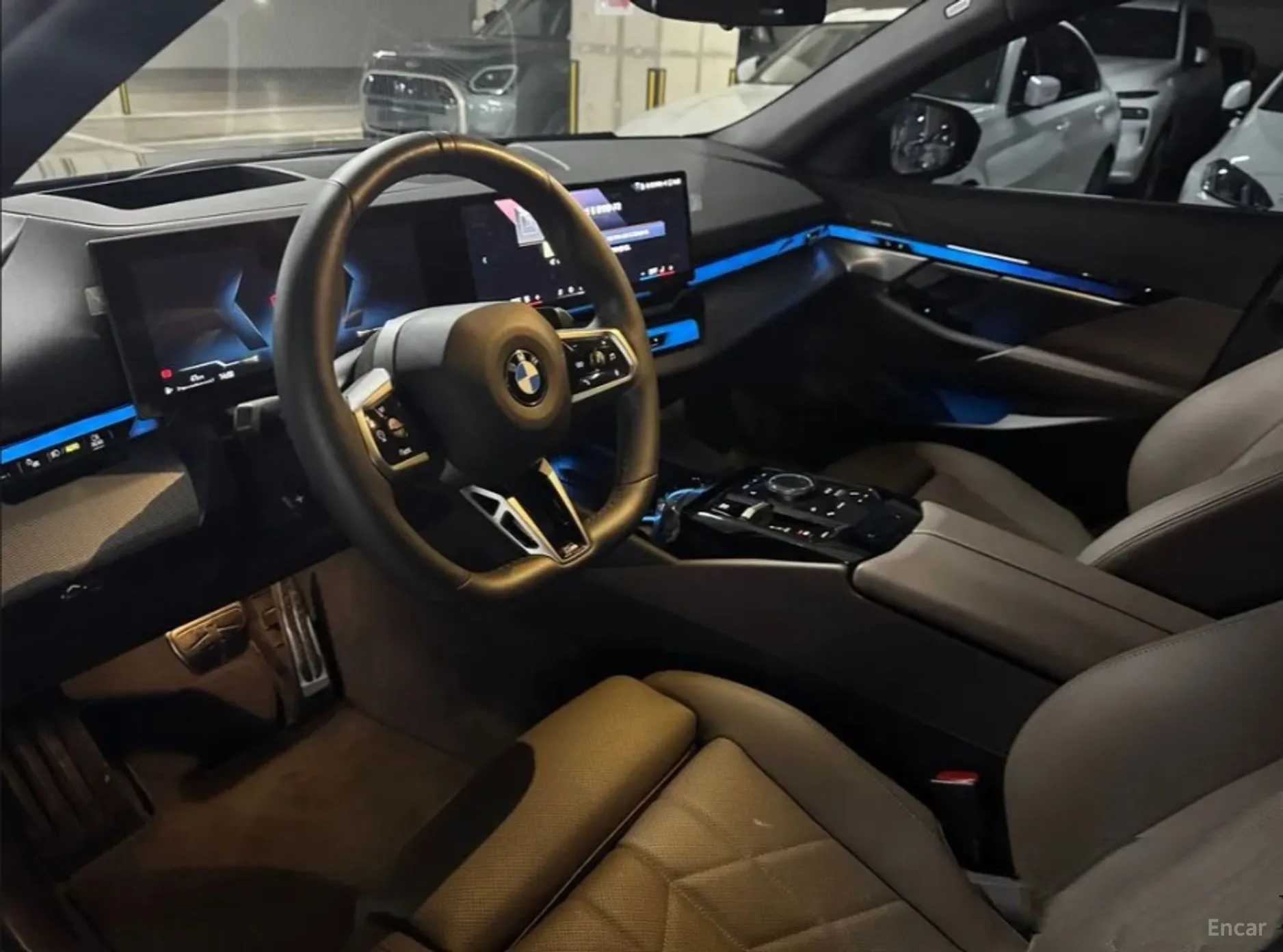 BMW 5 Series (G60) превью 11