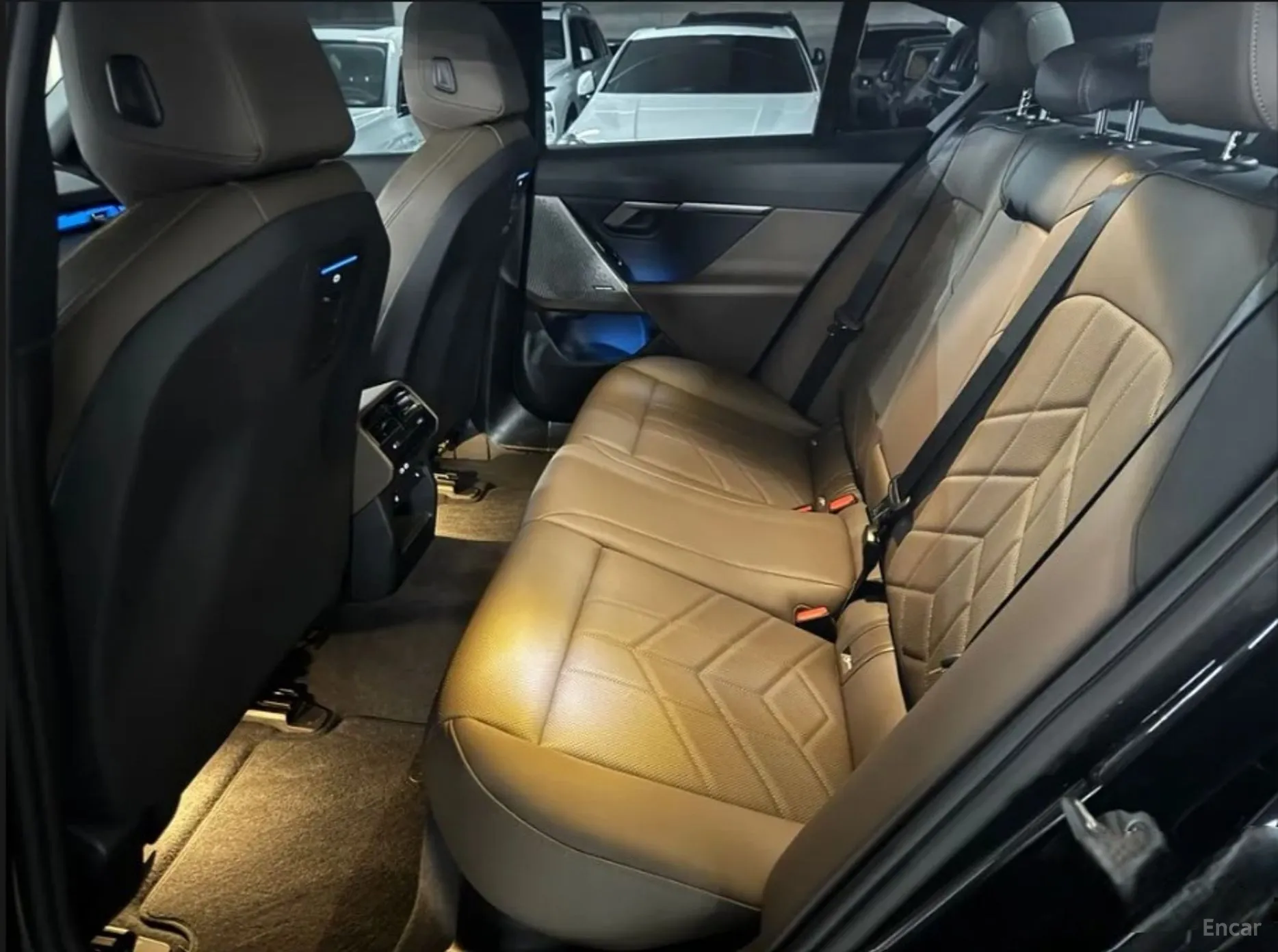 BMW 5 Series (G60) превью 12