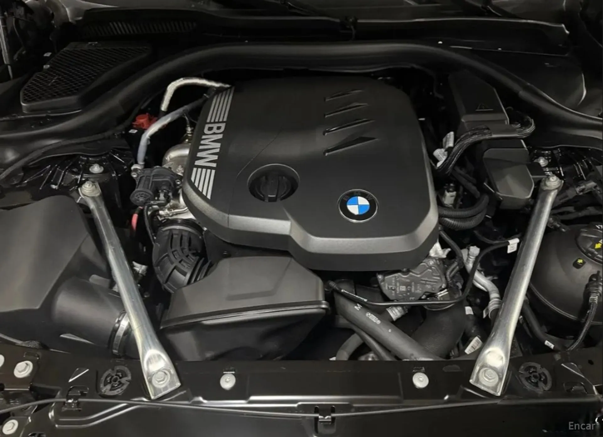 BMW 5 Series (G60) превью 6