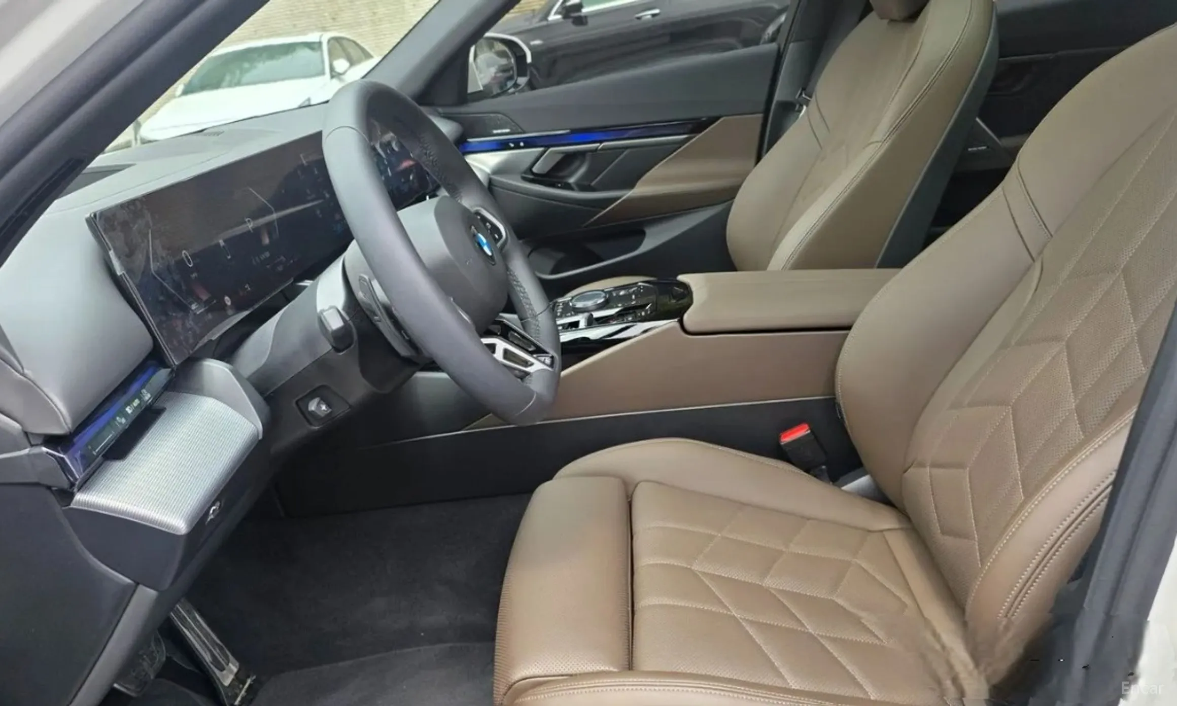 BMW 5 Series (G60) превью 11