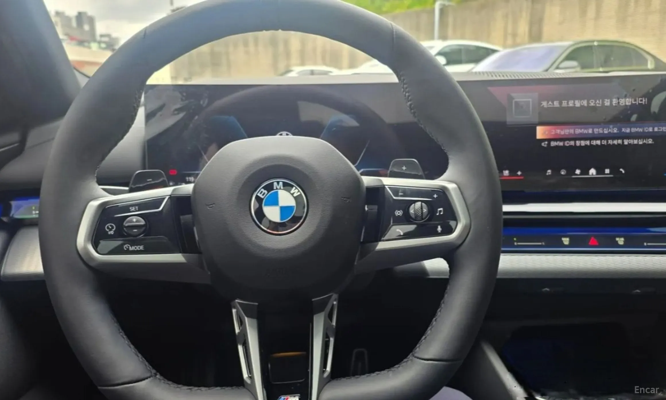 BMW 5 Series (G60) превью 13