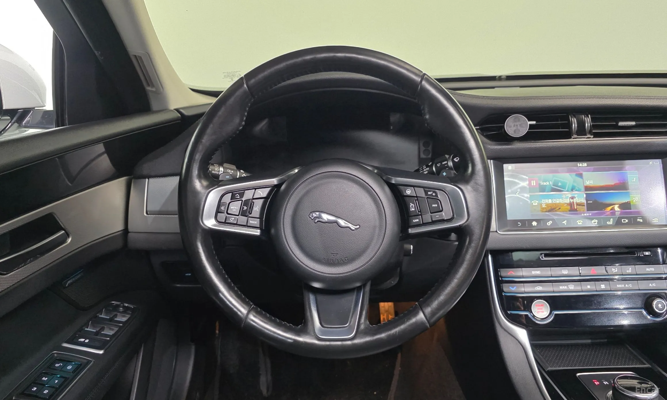Jaguar XF (x260) превью 12