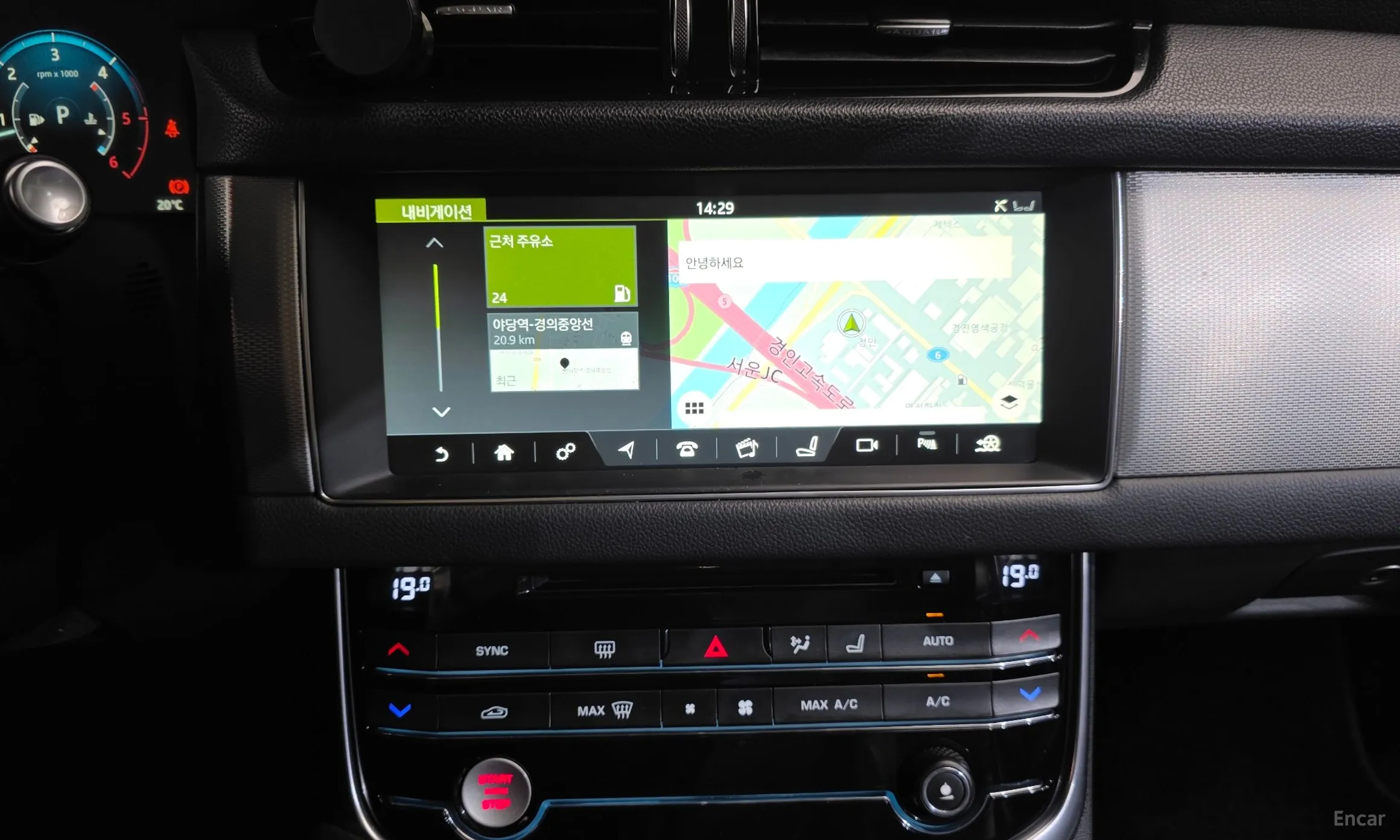 Jaguar XF (x260) превью 13