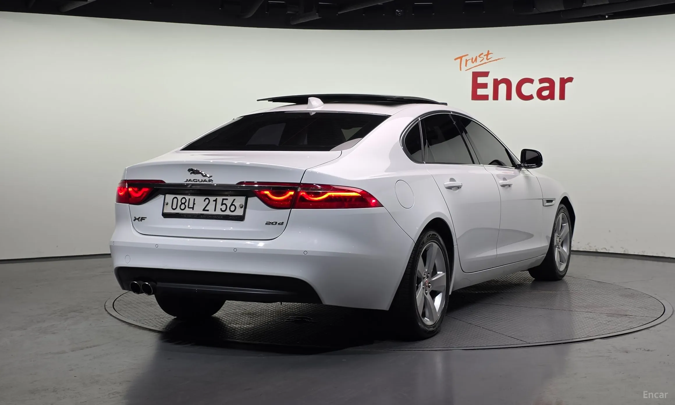 Jaguar XF (x260)