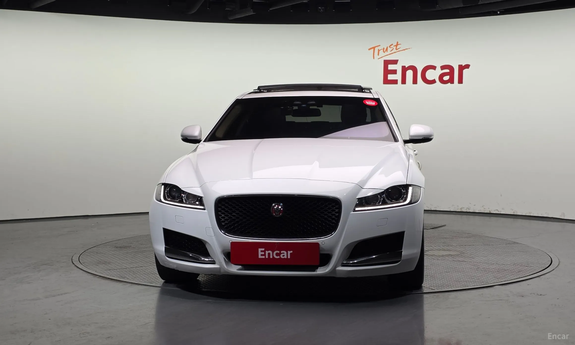 Jaguar XF (x260) превью 3