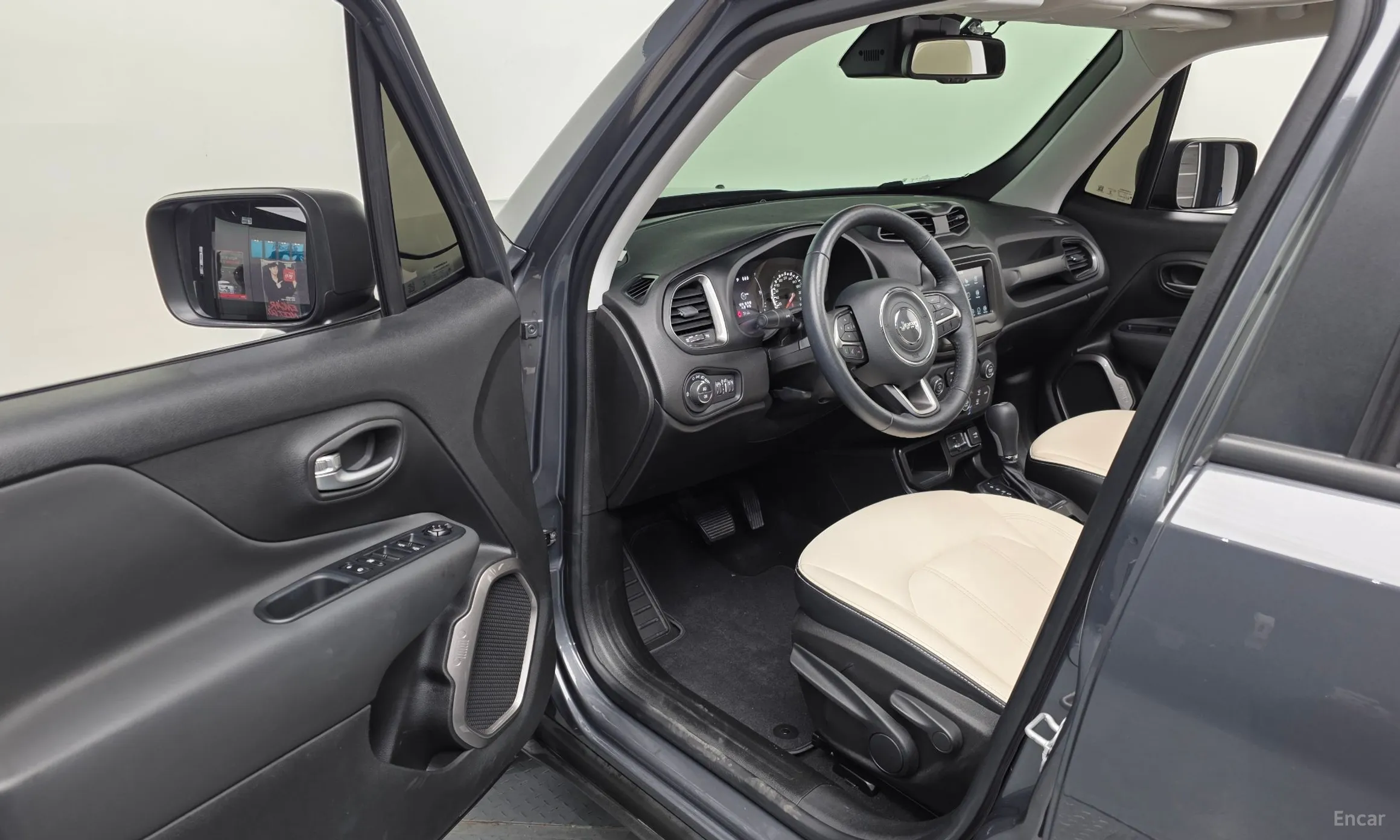 Jeep Renegade превью 10