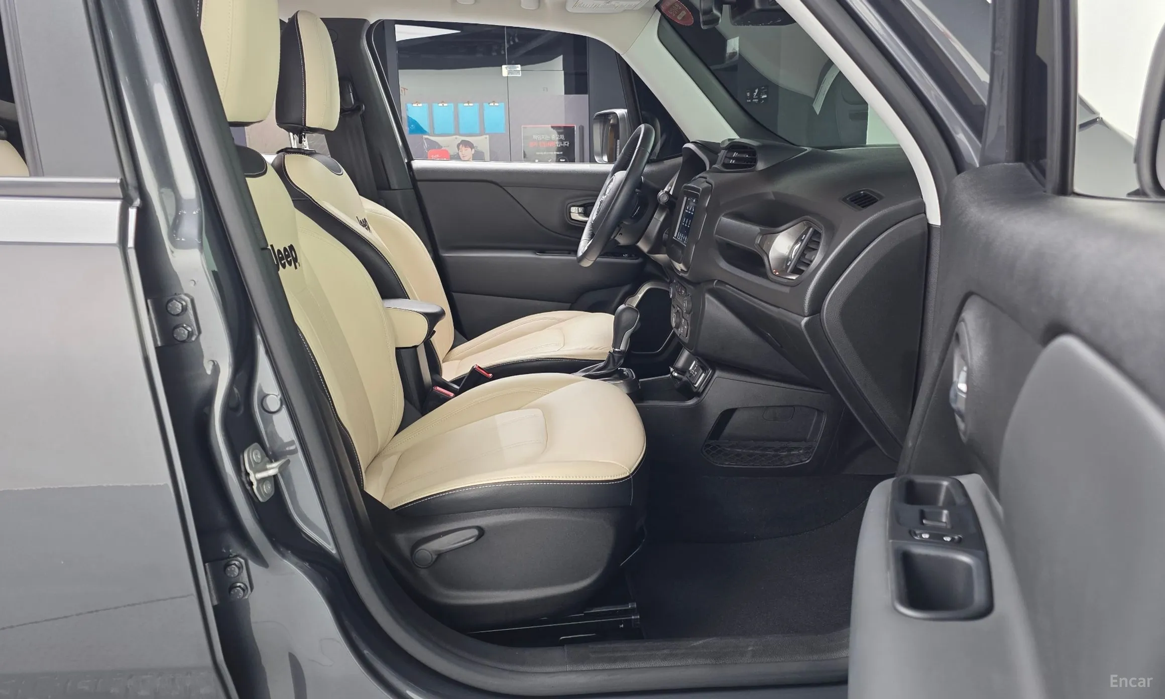 Jeep Renegade превью 11