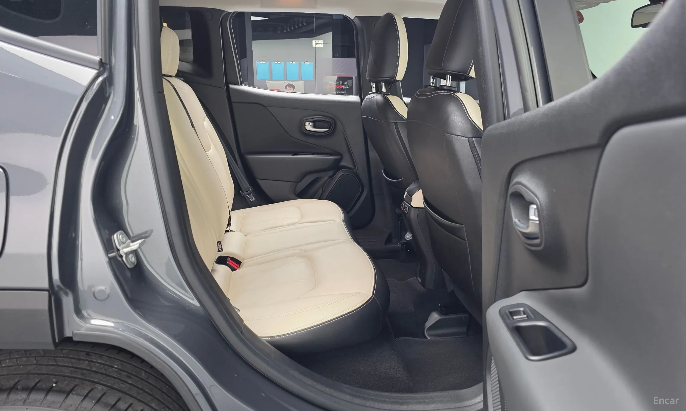 Jeep Renegade превью 12