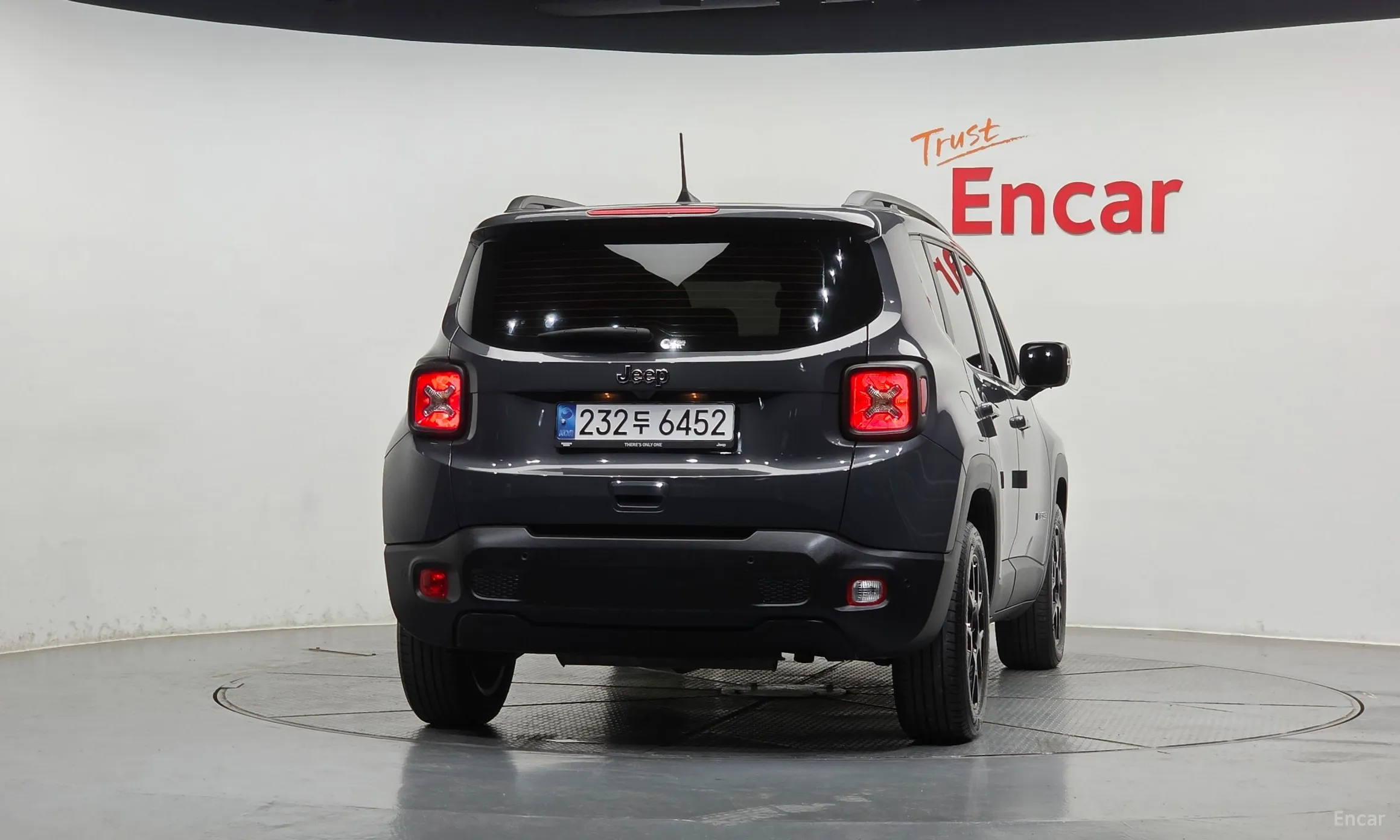 Jeep Renegade превью 4