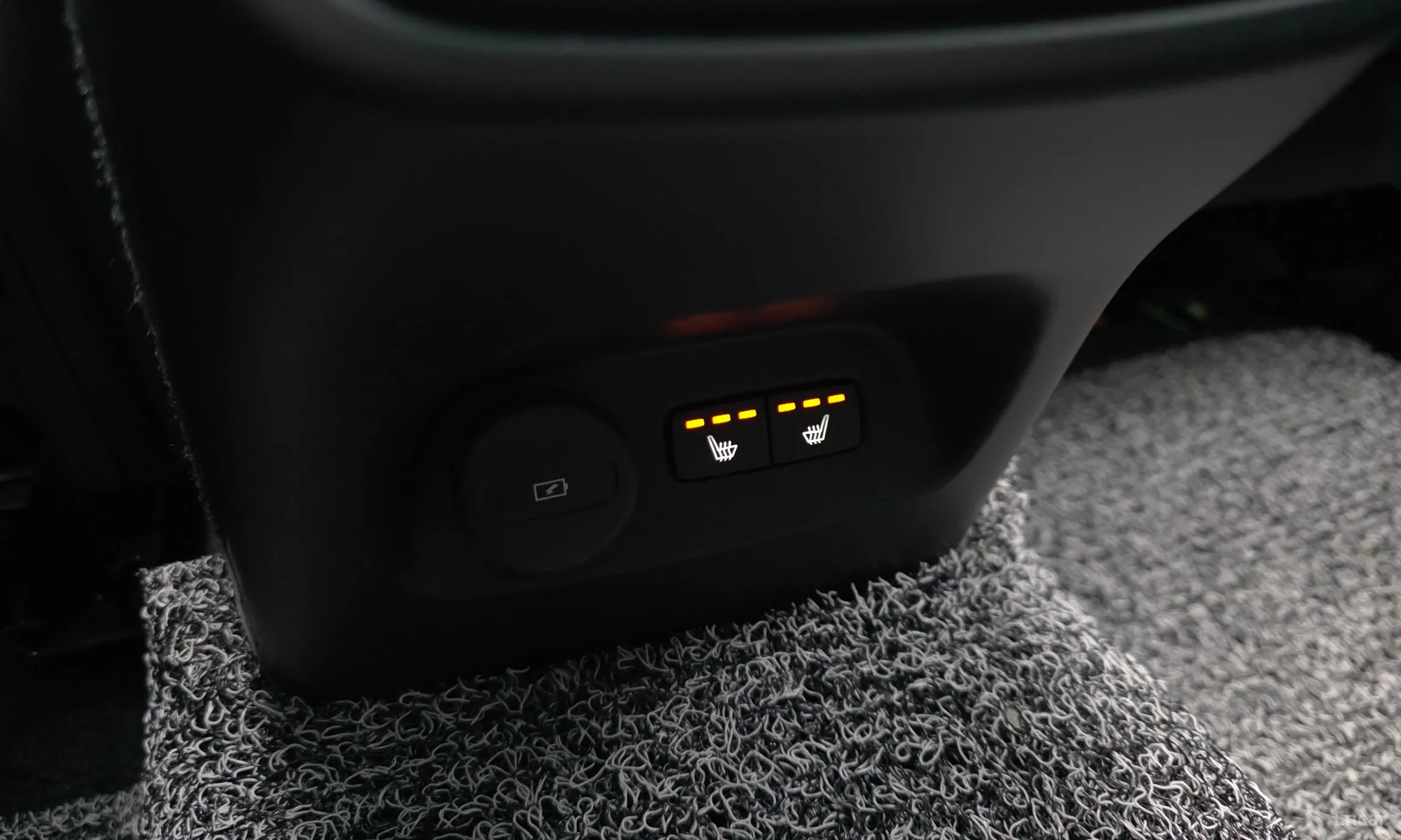 Volvo XC40 превью 12