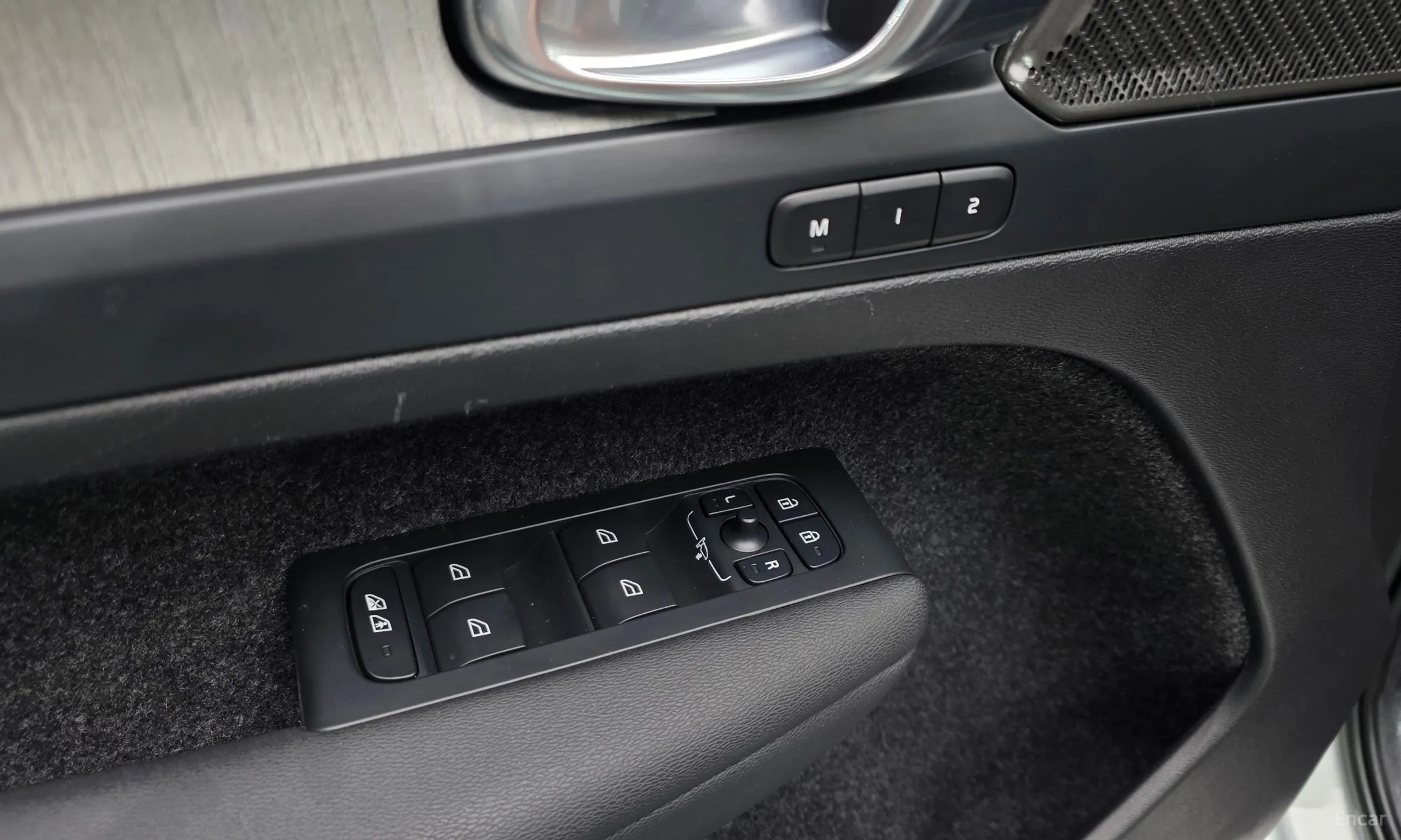 Volvo XC40 превью 20