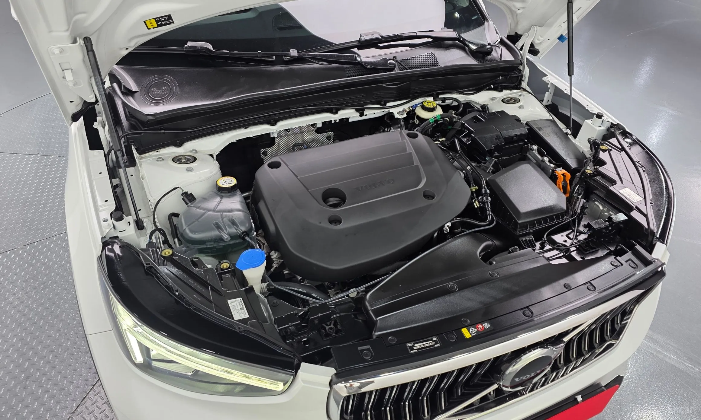 Volvo XC40 превью 6