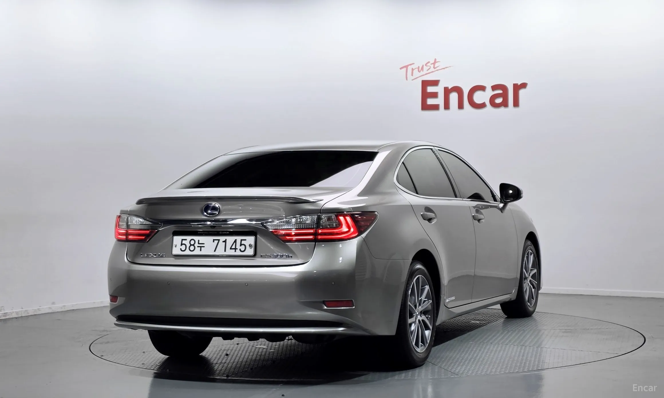 Lexus New ES300h превью 2