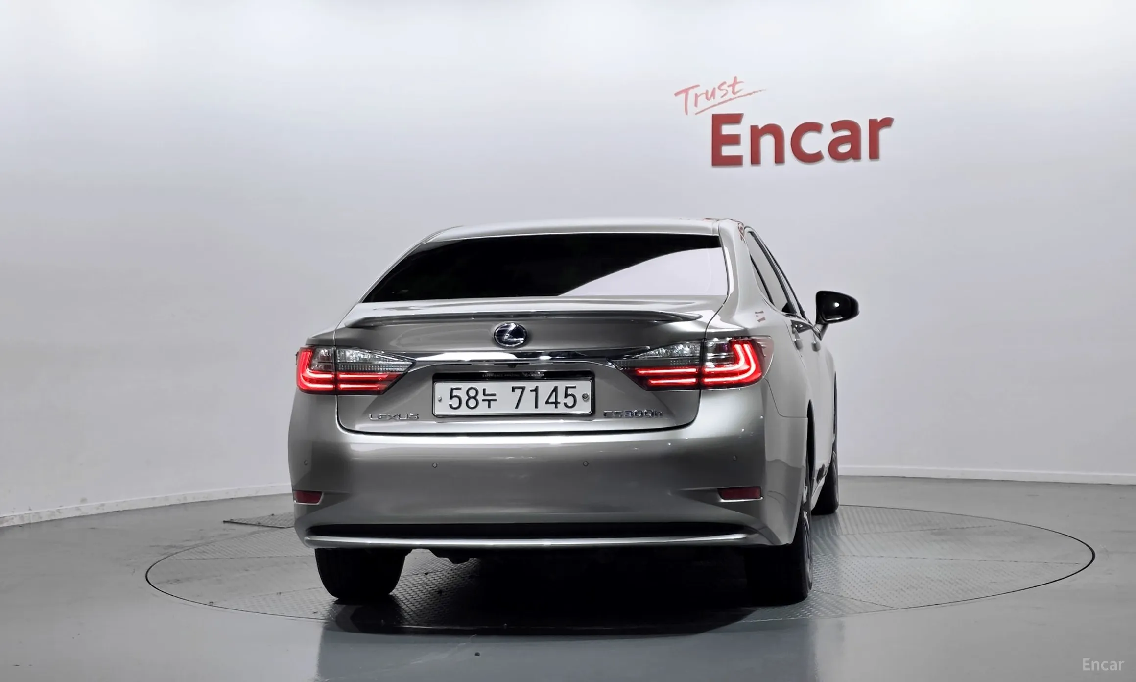 Lexus New ES300h превью 4