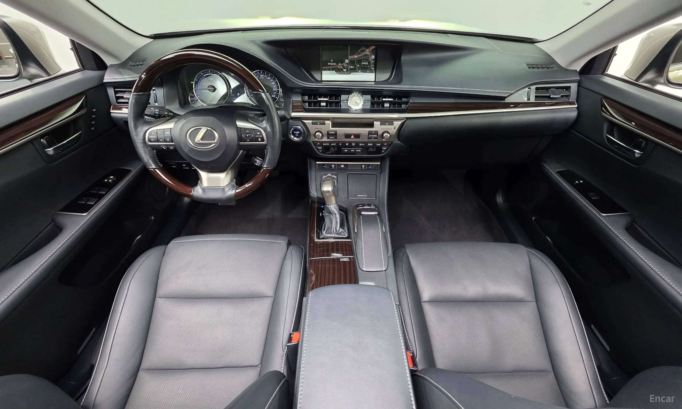 Lexus New ES300h превью 7