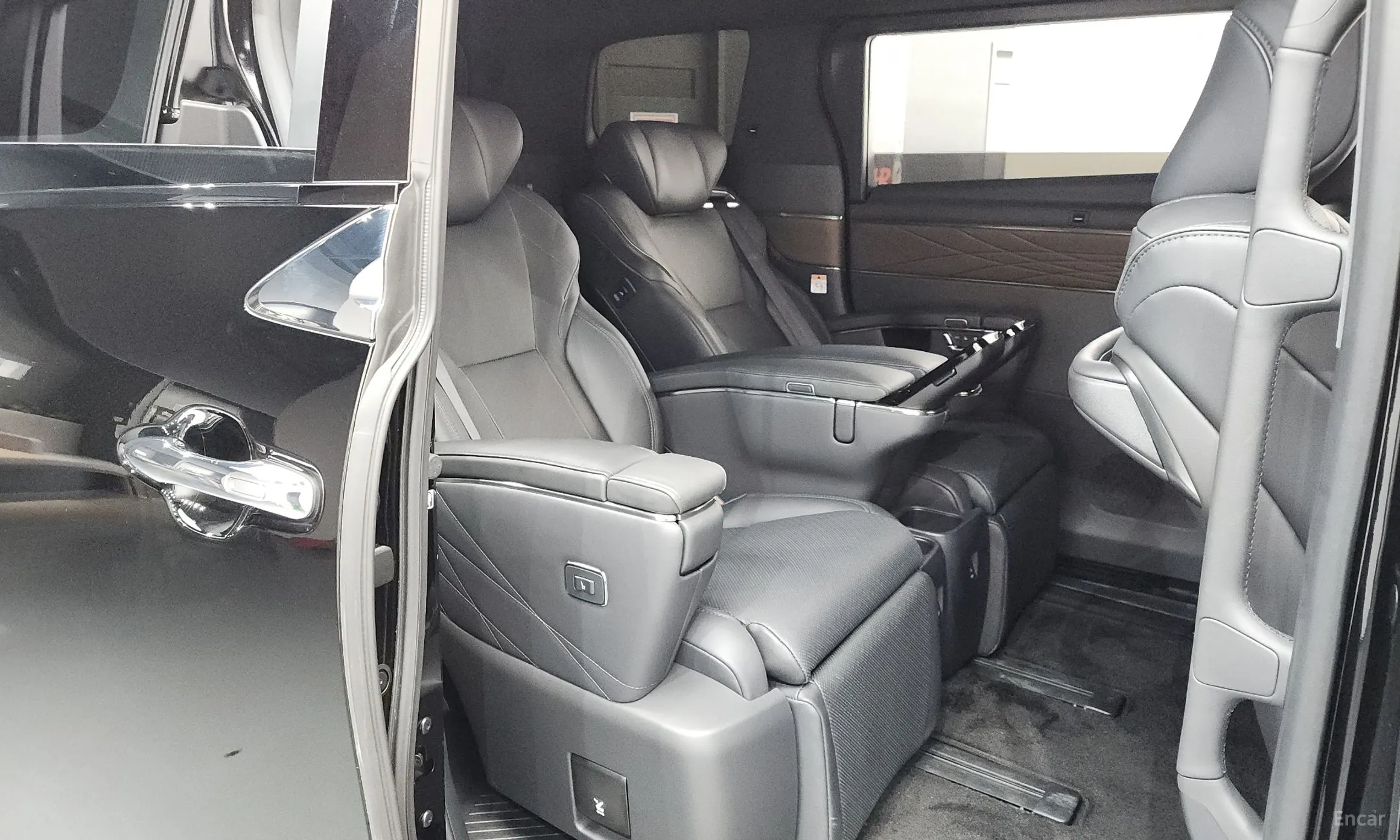 Toyota Alphard 4th Generation превью 11