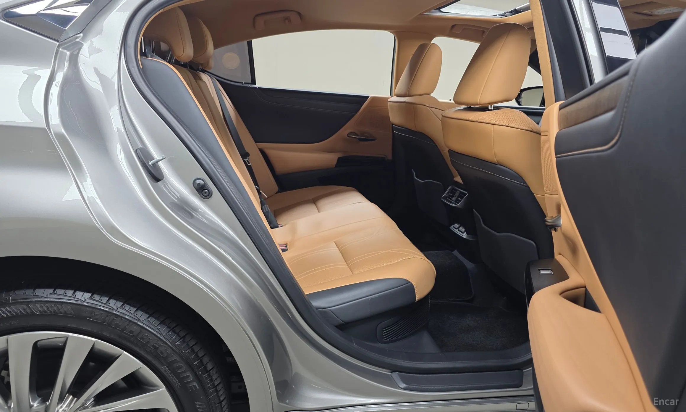 Lexus ES300h 7th Generation превью 12