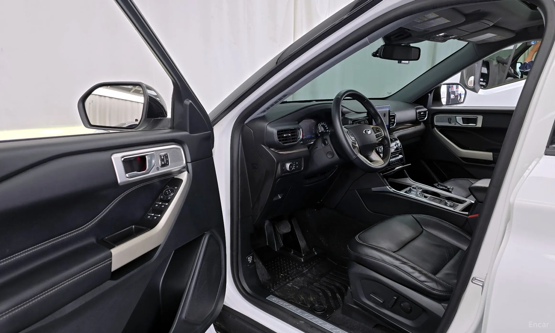 Ford Explorer 6th Generation превью 10